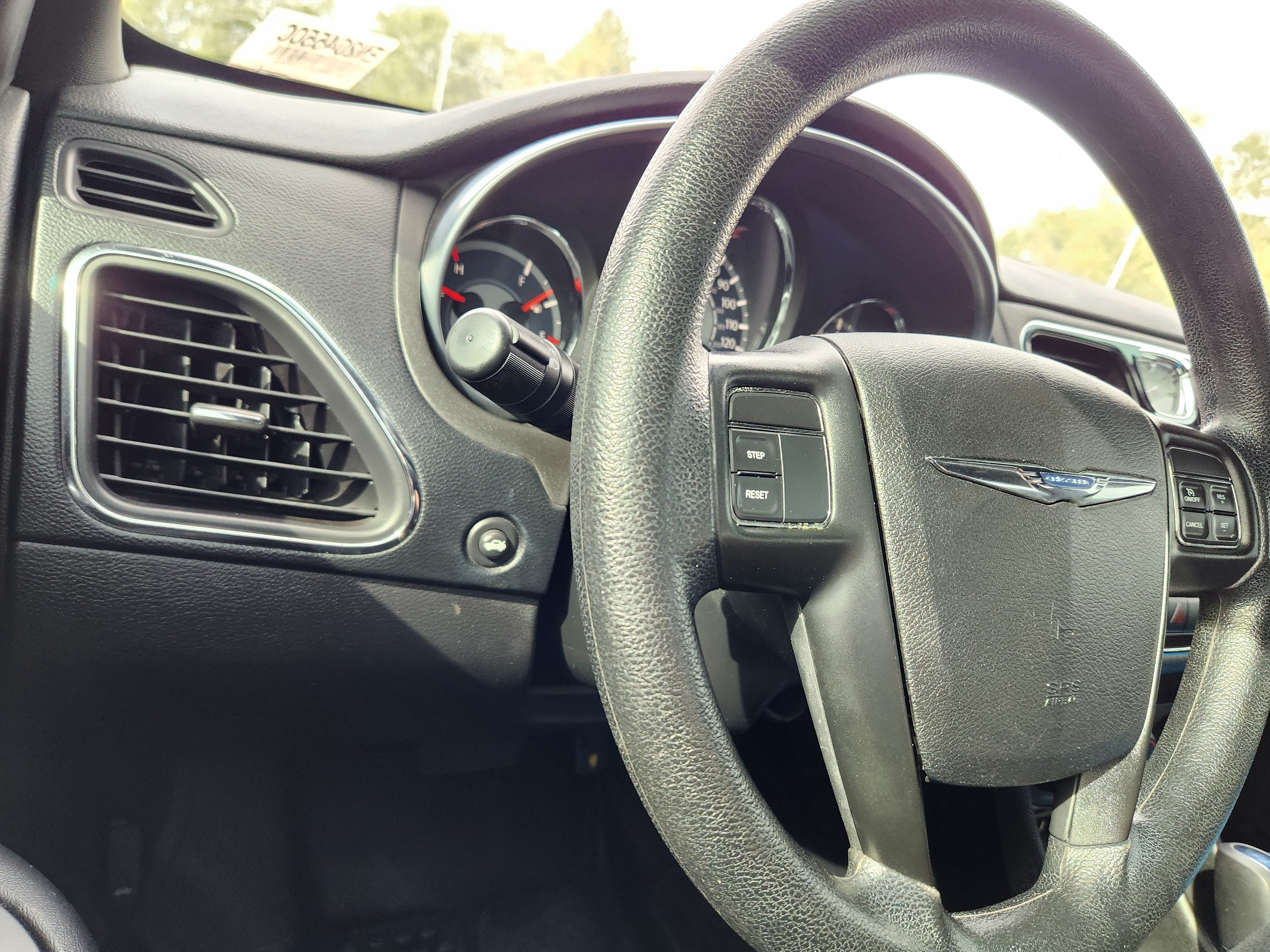 2014 Chrysler 200 LX