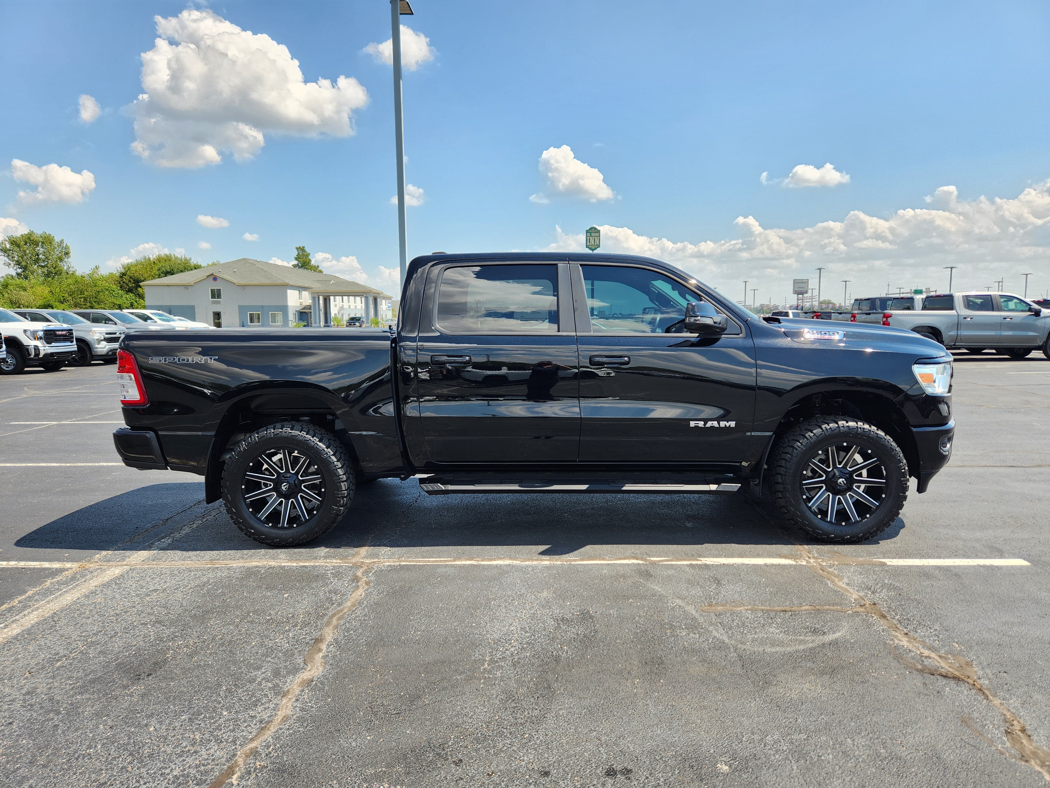 2023 RAM 1500 Big Horn Crew Cab 4x4 5'7" Box