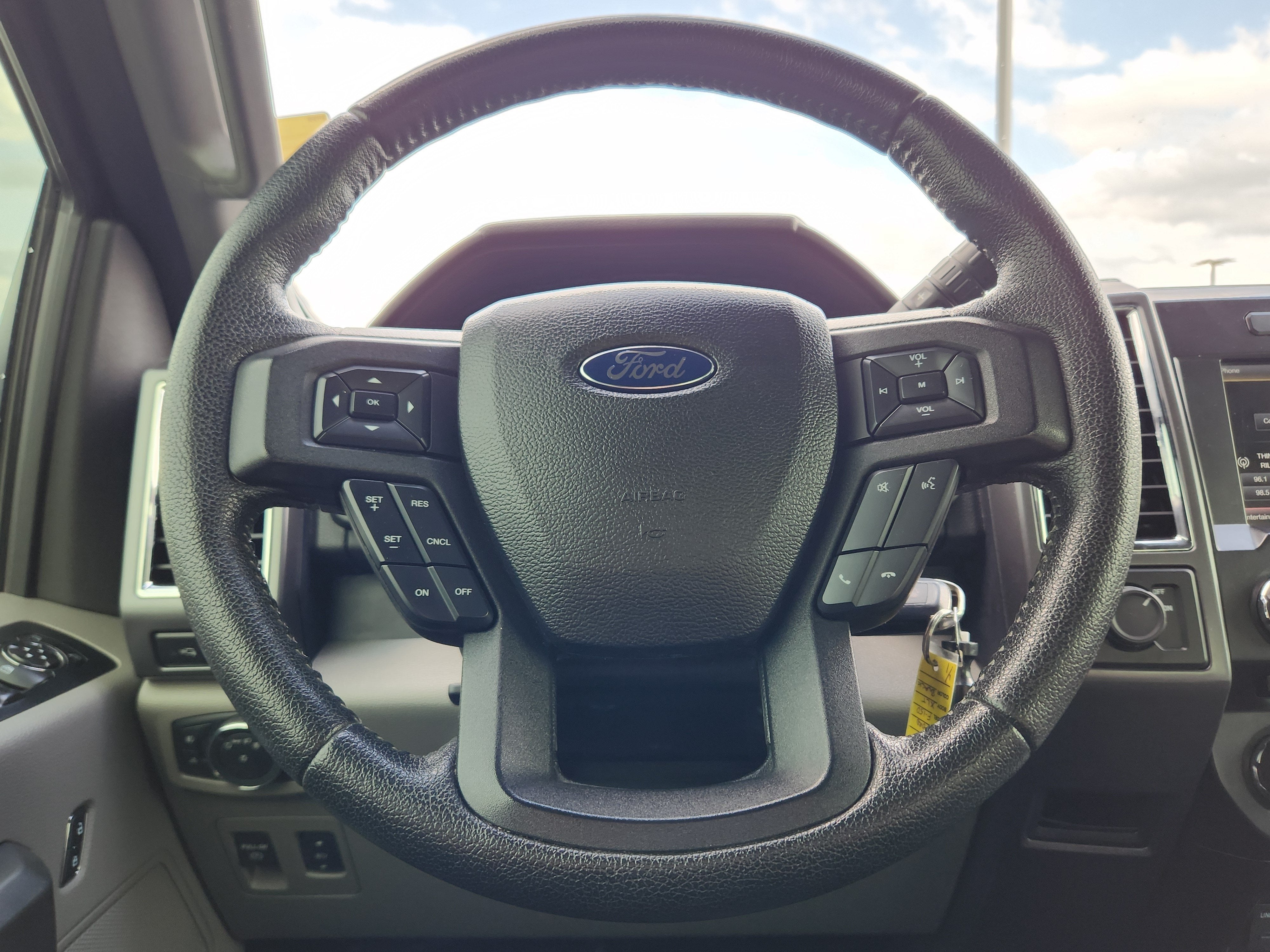 2015 Ford F-150 XLT SUPER CREW