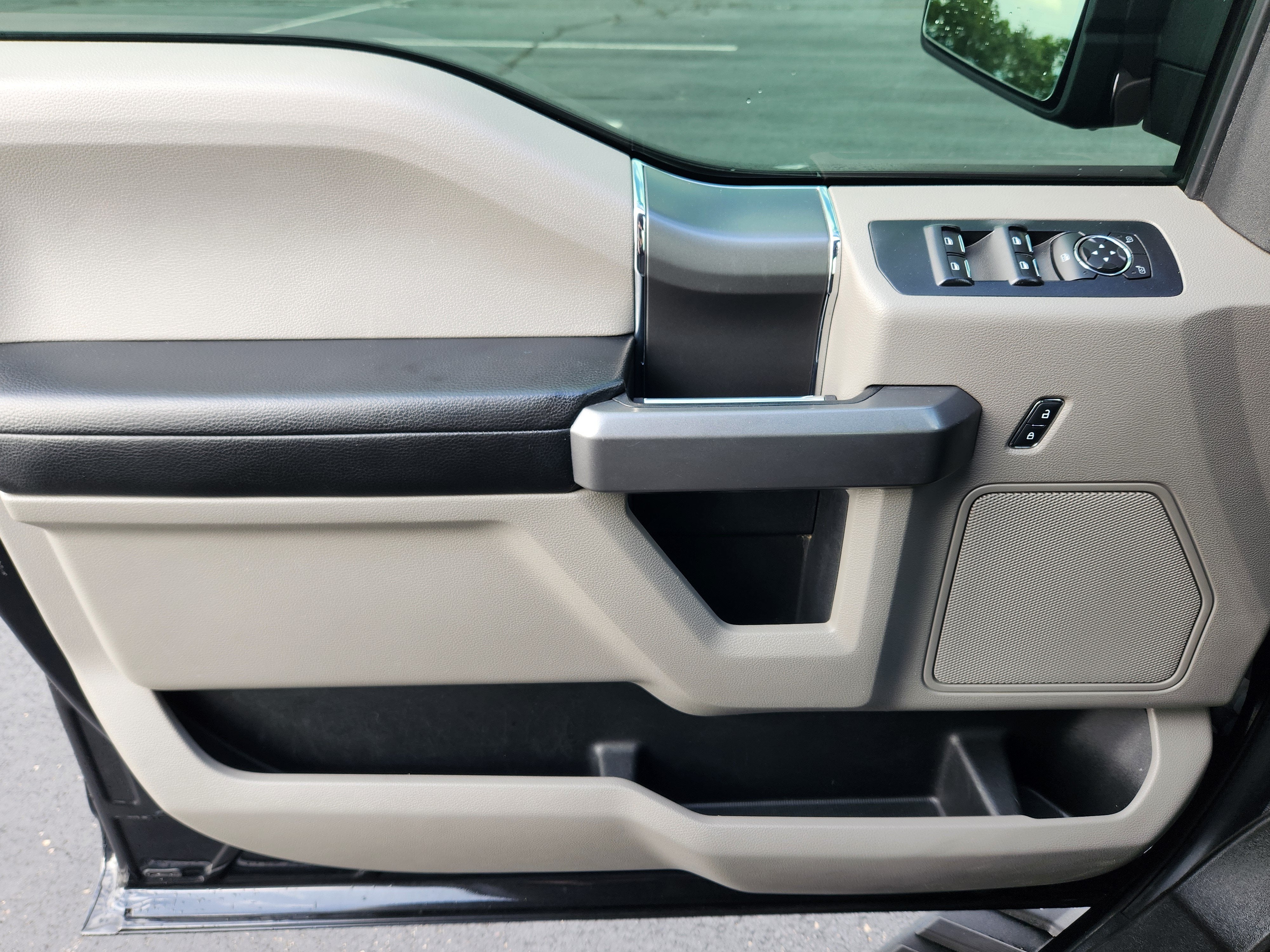 2015 Ford F-150 XLT SUPER CREW
