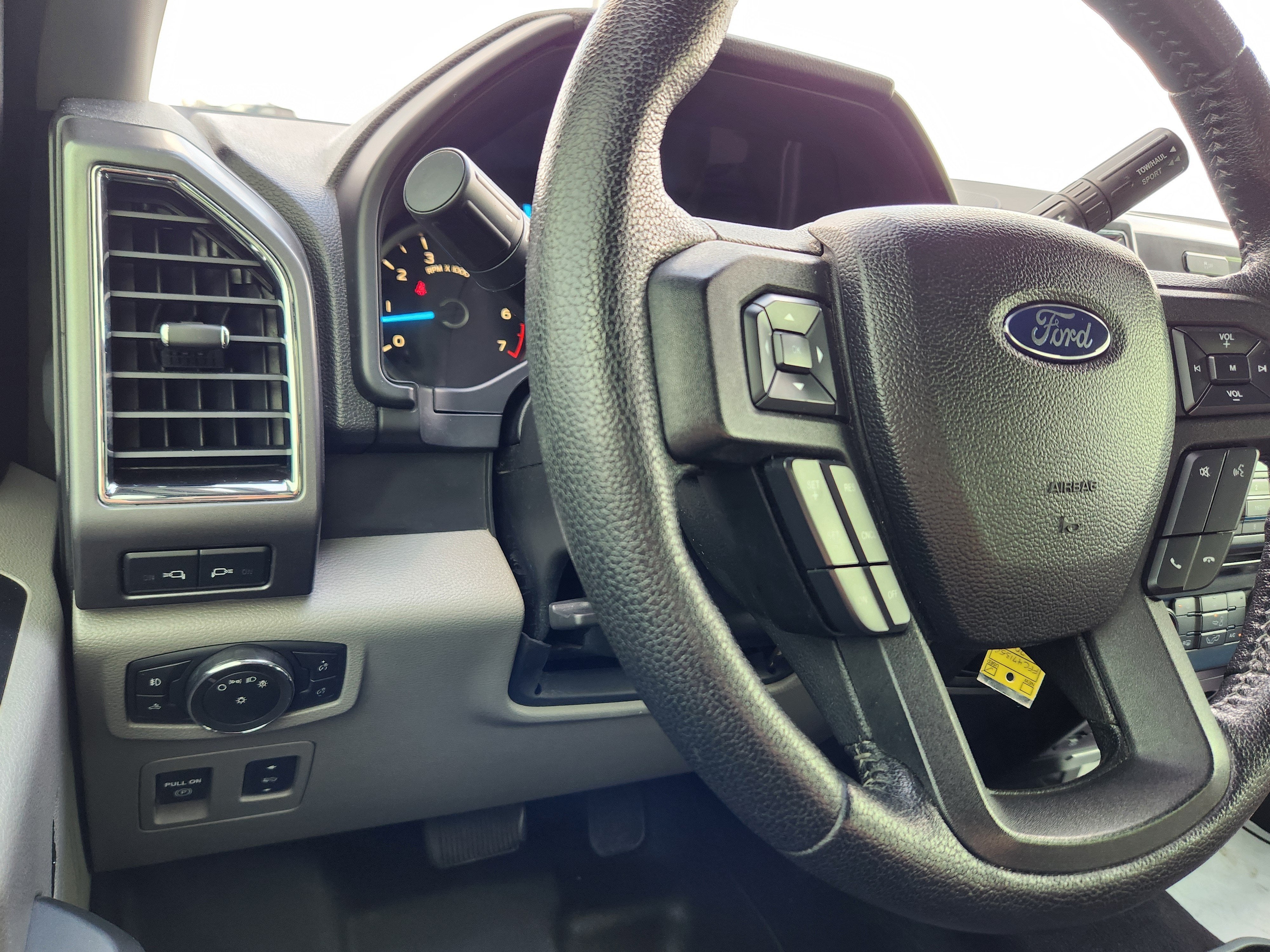 2015 Ford F-150 XLT SUPER CREW