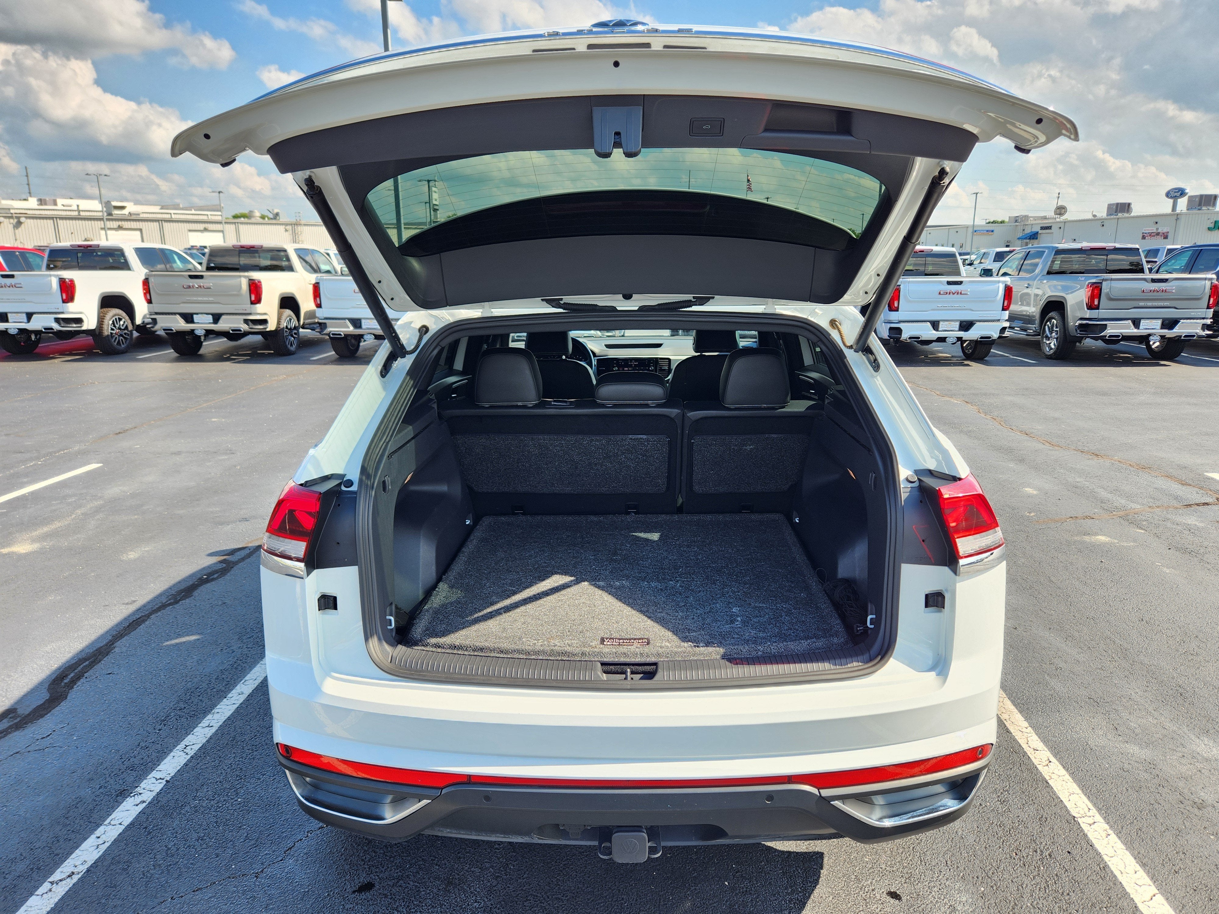 2023 Volkswagen Atlas Cross Sport 3.6L V6 SE w/Technology