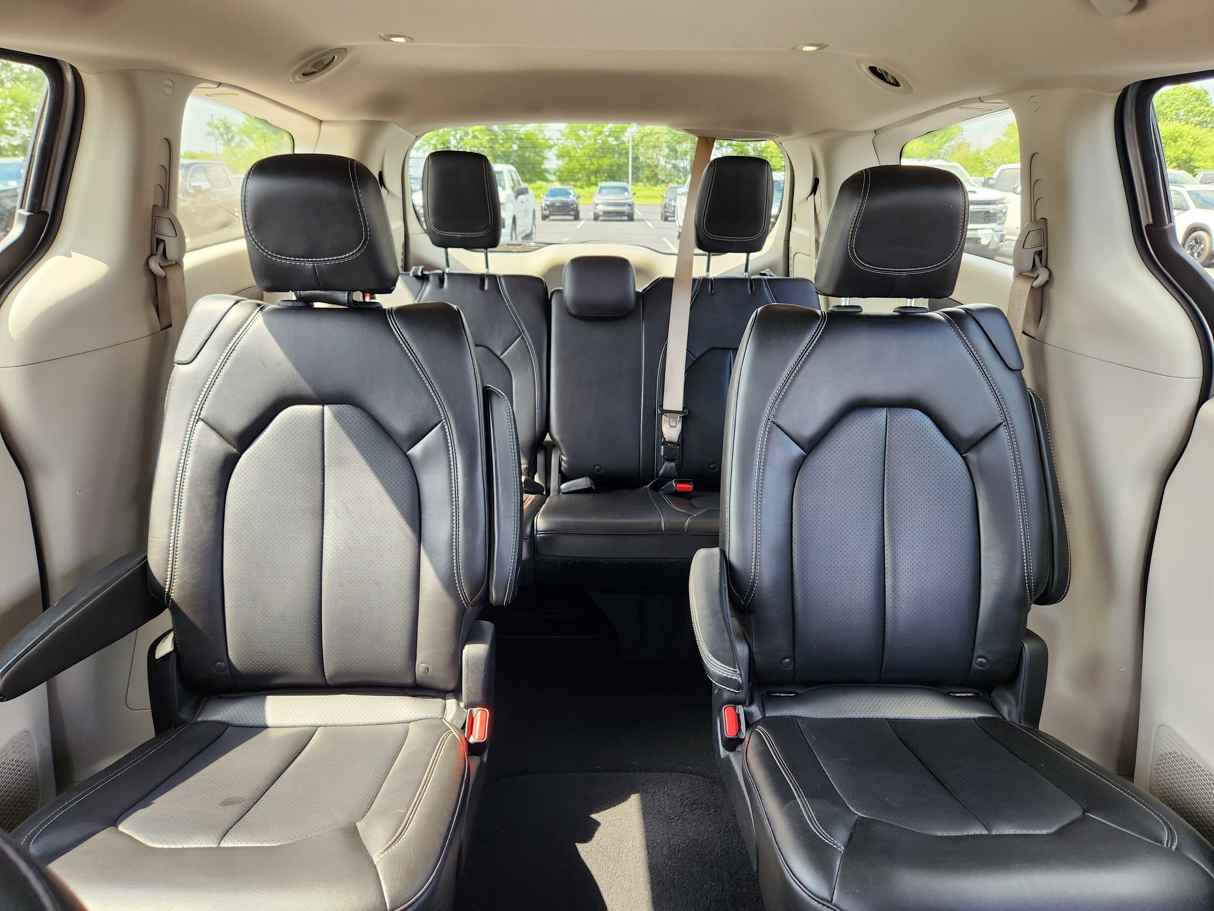 2021 Chrysler Voyager LXI