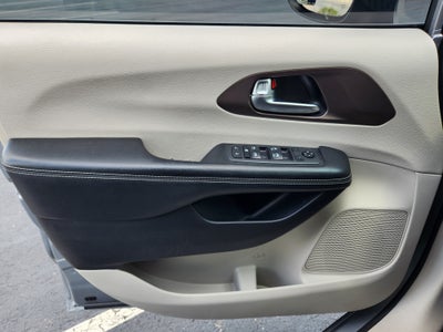 2021 Chrysler Voyager LXI