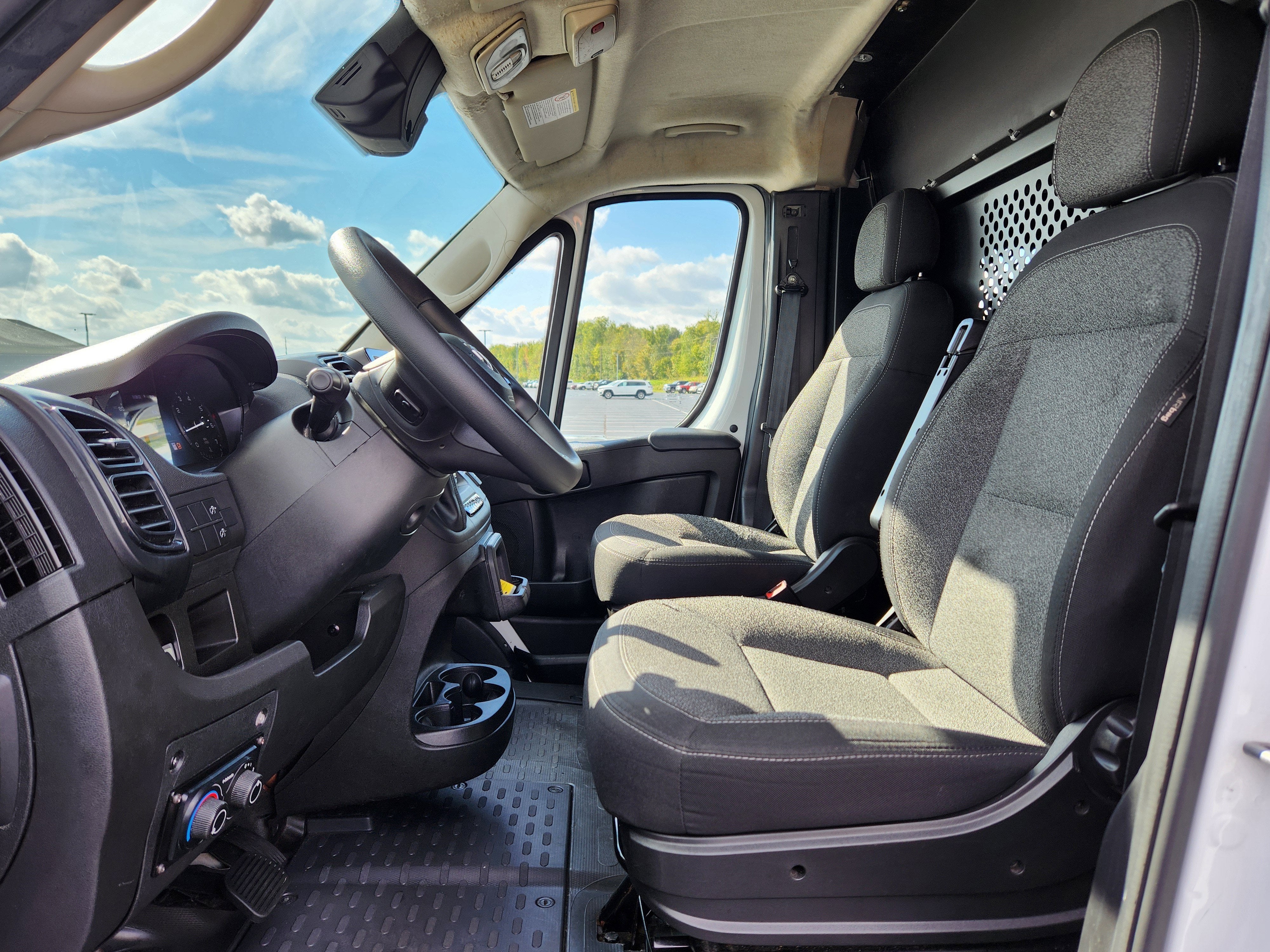 2023 RAM ProMaster 2500 11 Passenger Seating