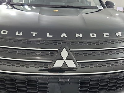 2024 Mitsubishi Outlander ES