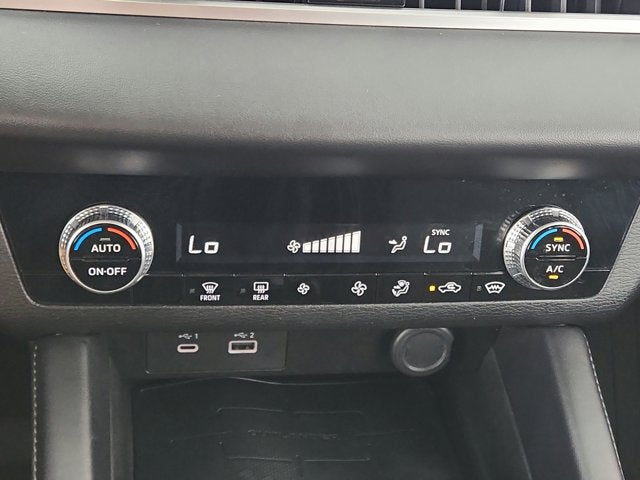 2024 Mitsubishi Outlander ES