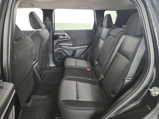 2024 Mitsubishi Outlander ES