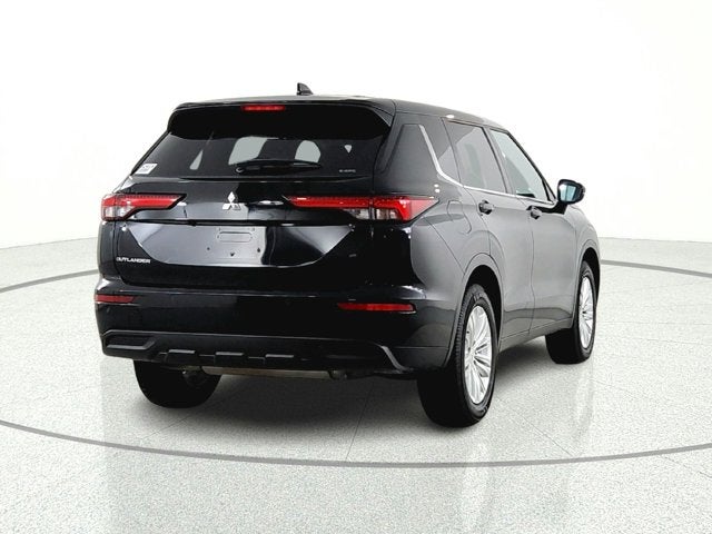 2024 Mitsubishi Outlander ES