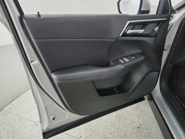 2023 Mitsubishi Outlander Base