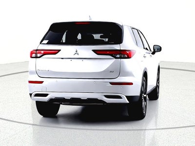 2023 Mitsubishi Outlander Base
