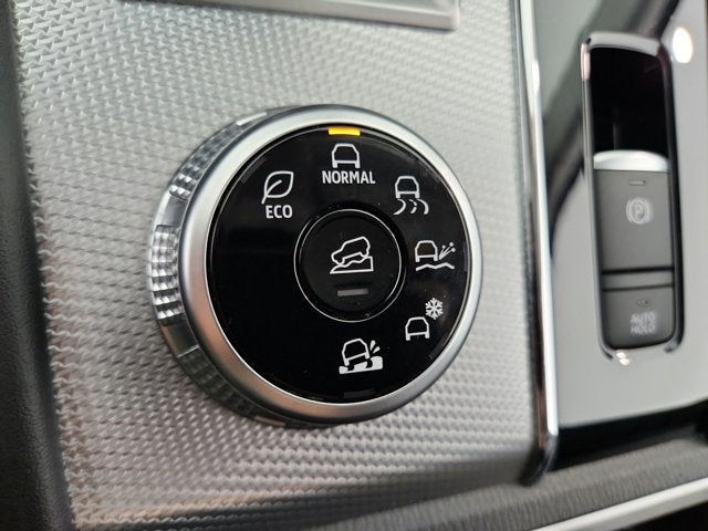 2022 Mitsubishi Outlander Base