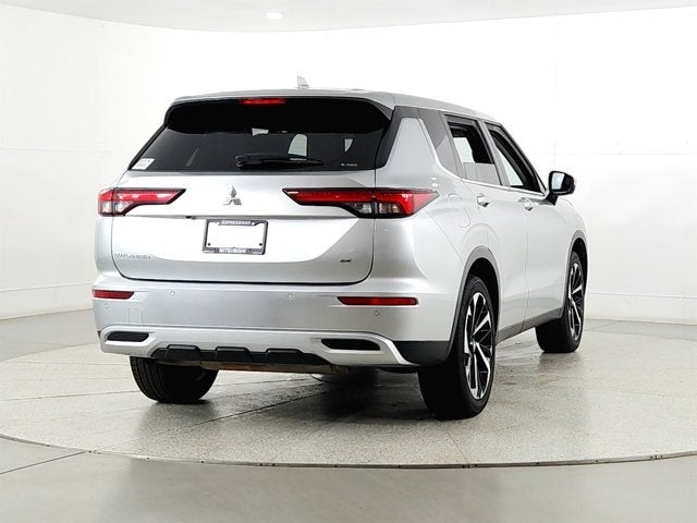 2024 Mitsubishi Outlander Base