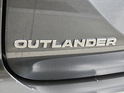 2025 Mitsubishi Outlander SE