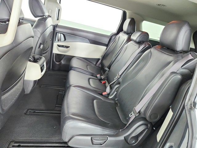 2023 Kia Carnival LX