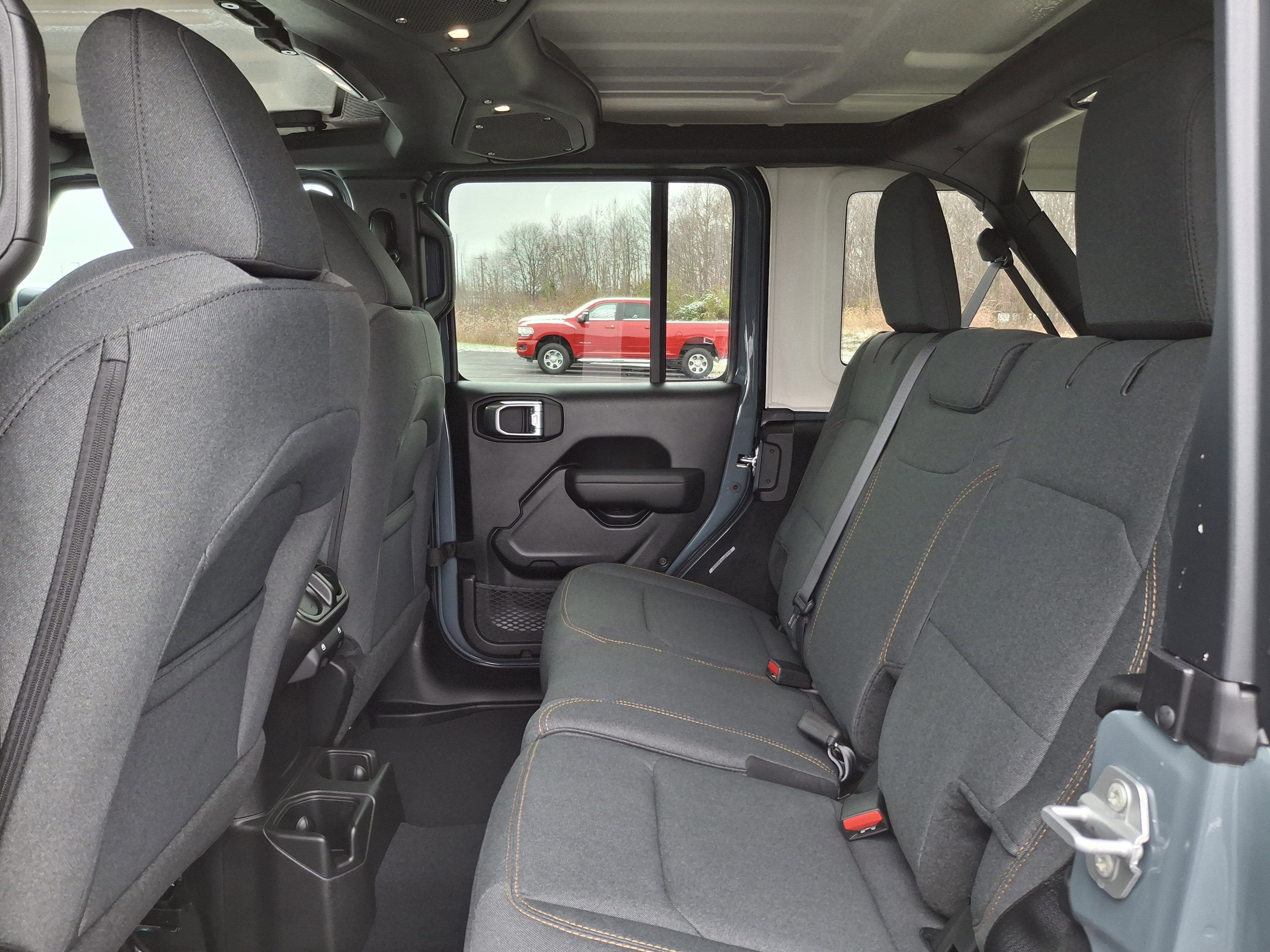 2026 Jeep 4 Dr Wrangler Sport