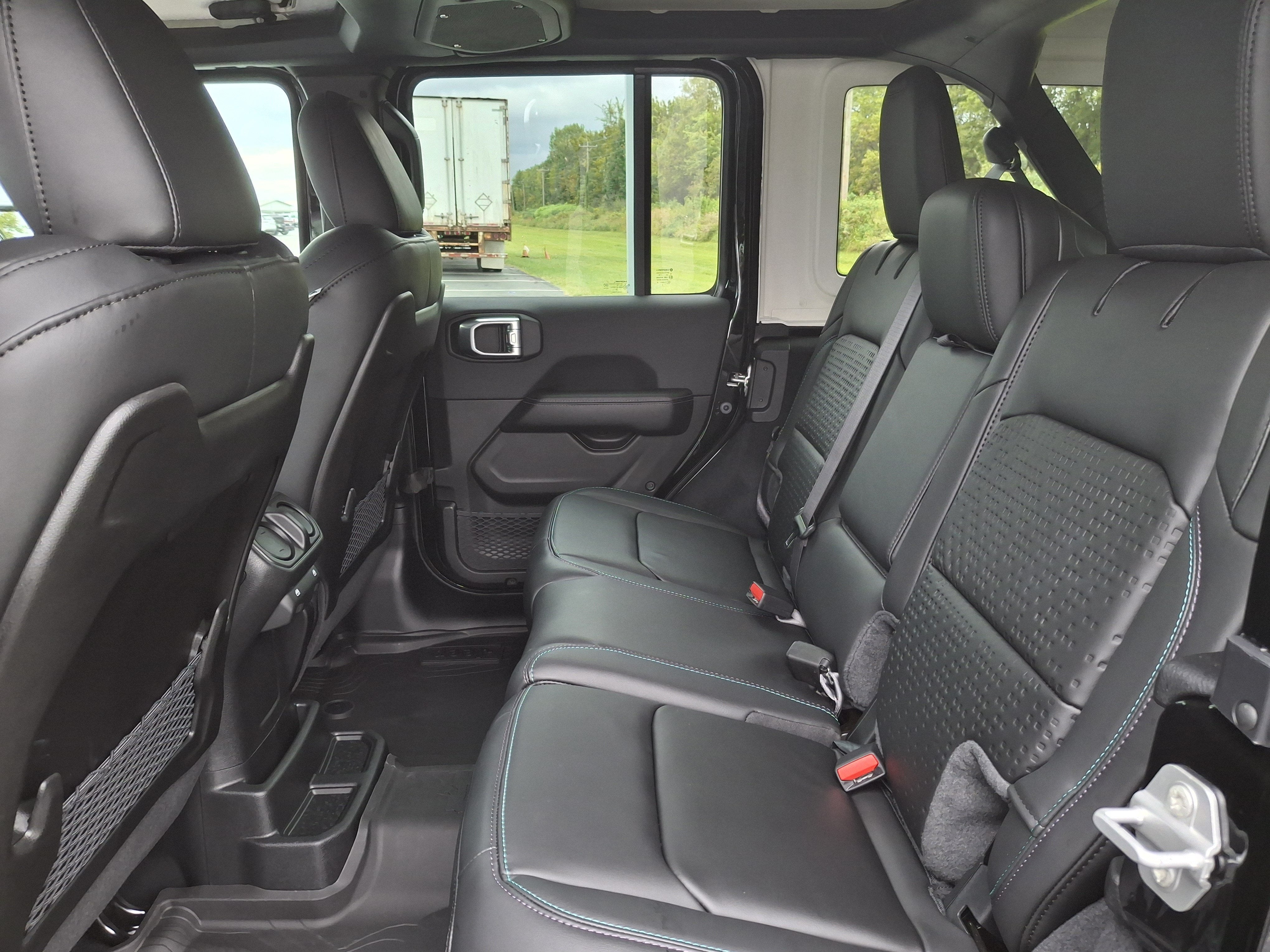 2027 Jeep 4 Dr Wrangler Rewind