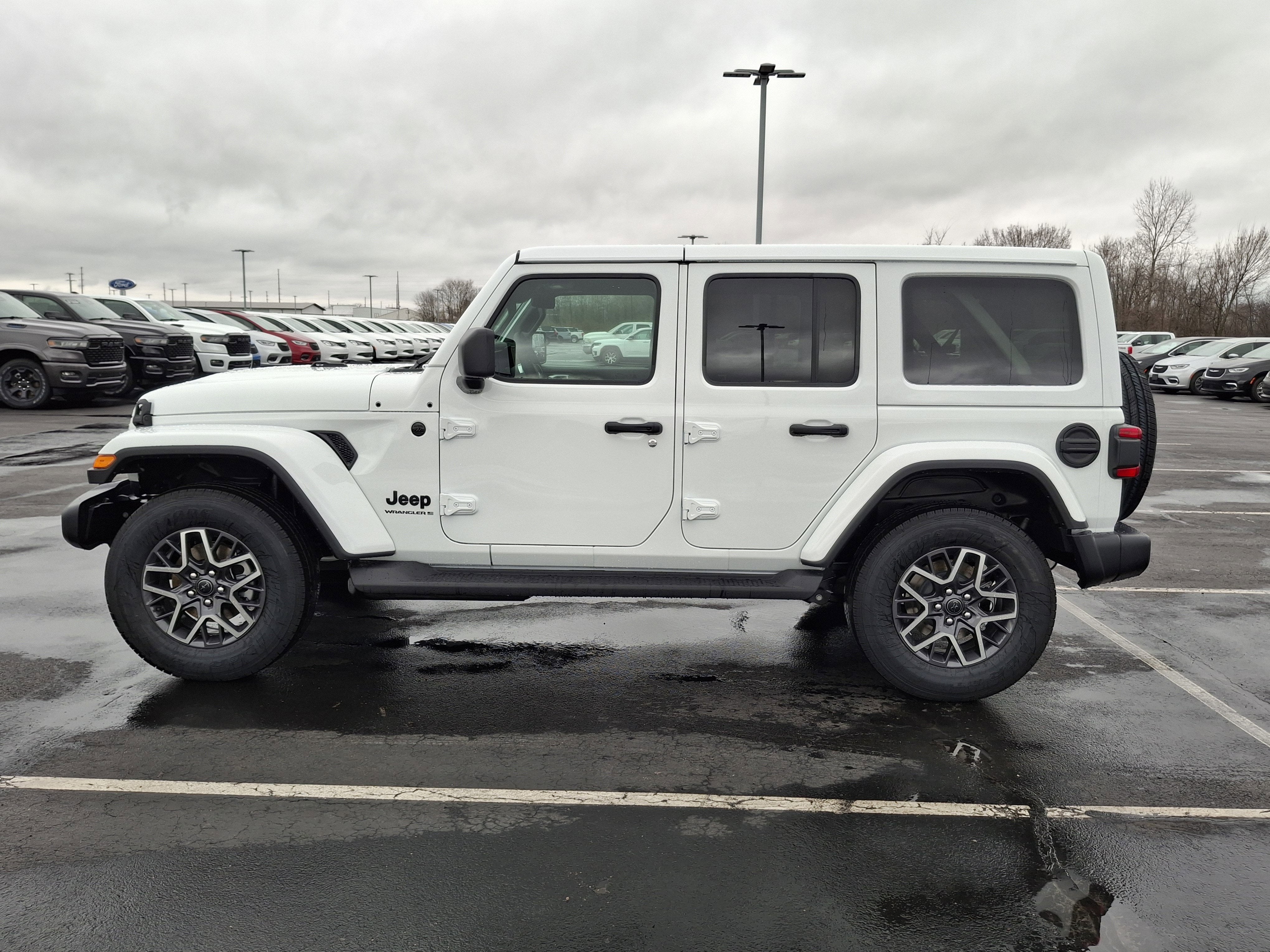 2026 Jeep 4 Dr Wrangler Sahara