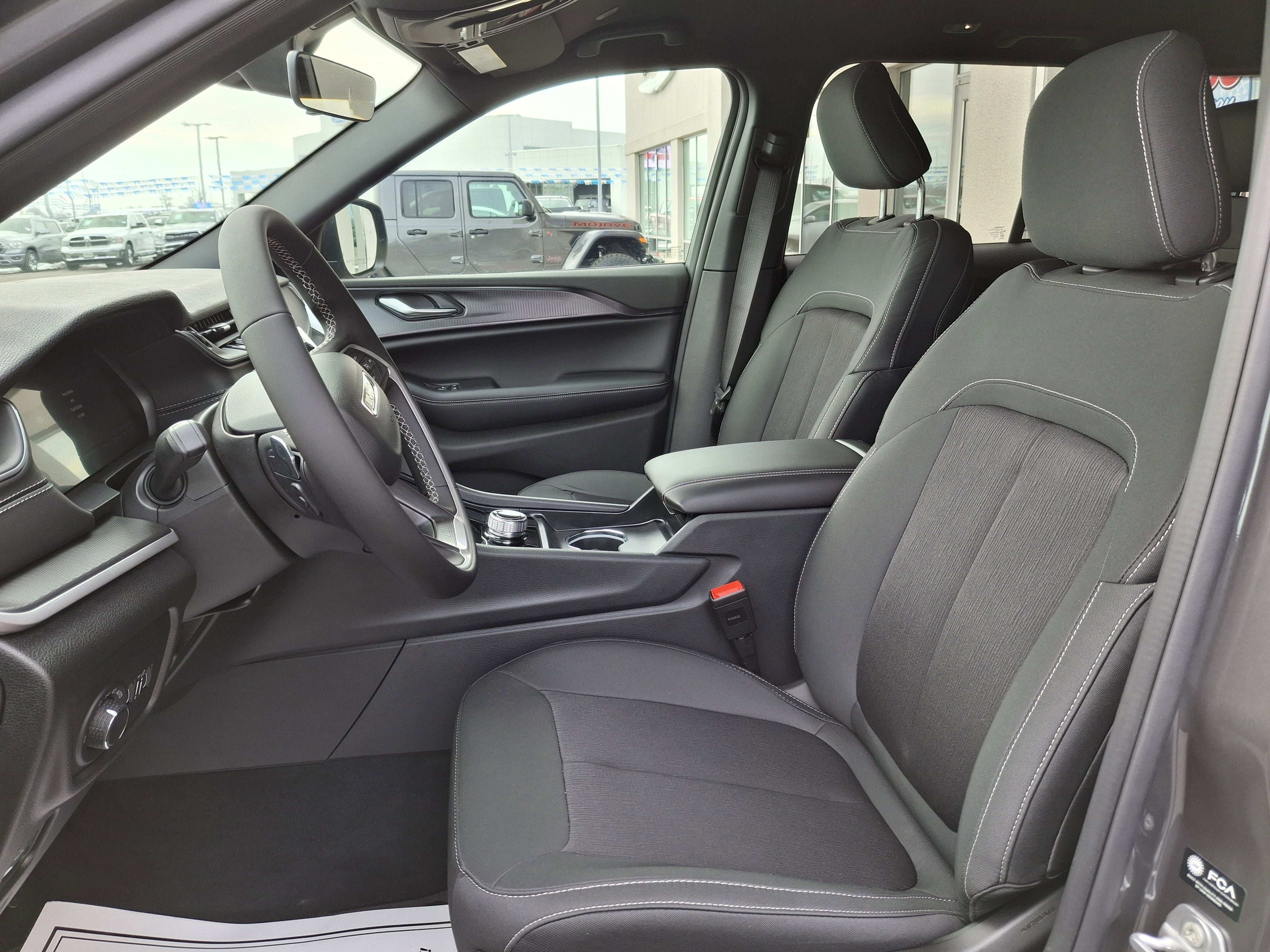 2026 Jeep Grand Cherokee Laredo