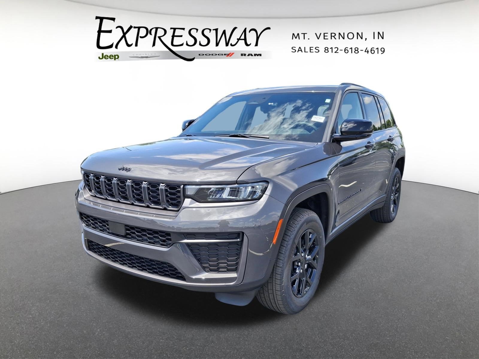 2026 Jeep Grand Cherokee Laredo Altitude