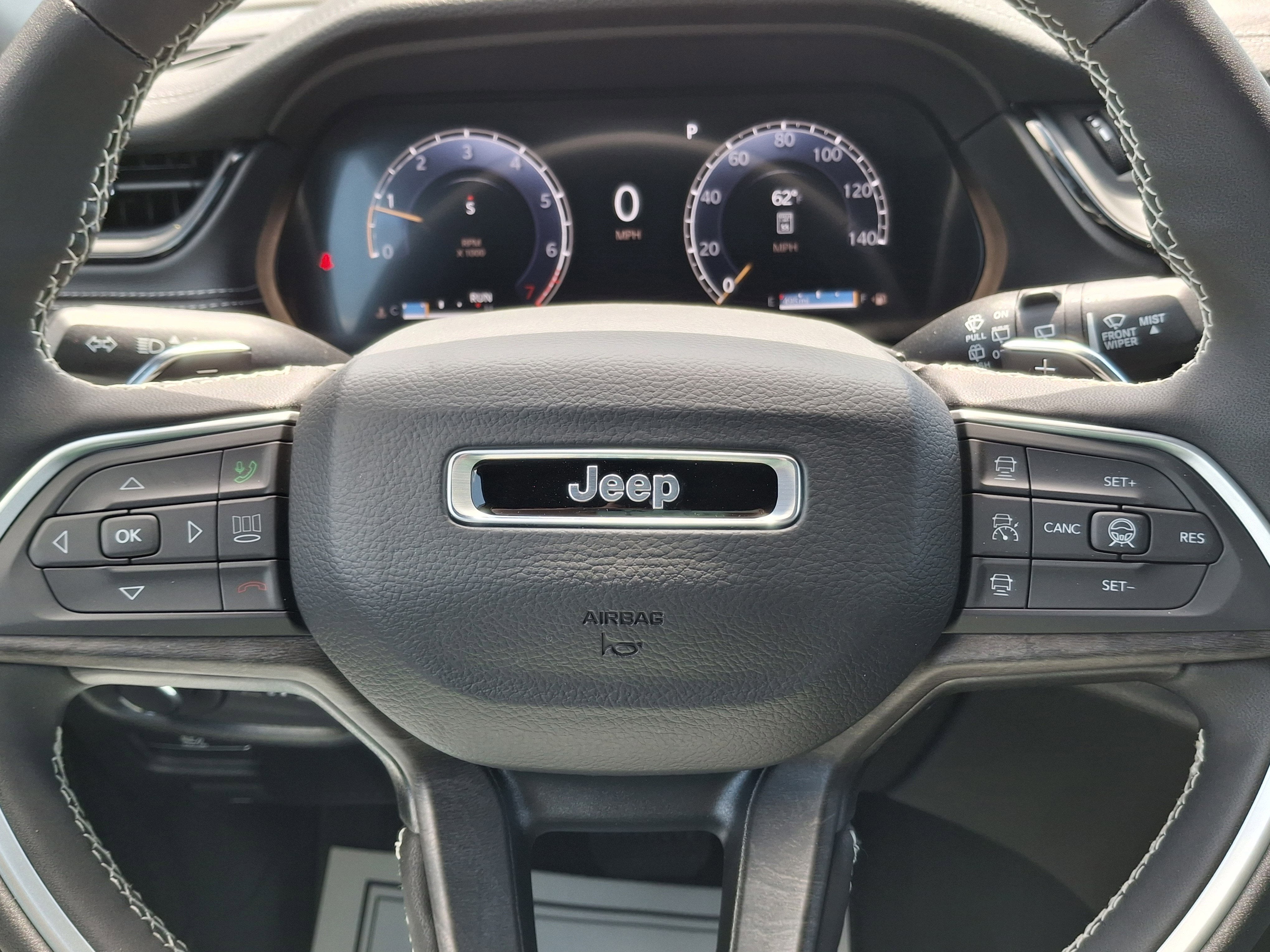 2026 Jeep Grand Cherokee Laredo Altitude