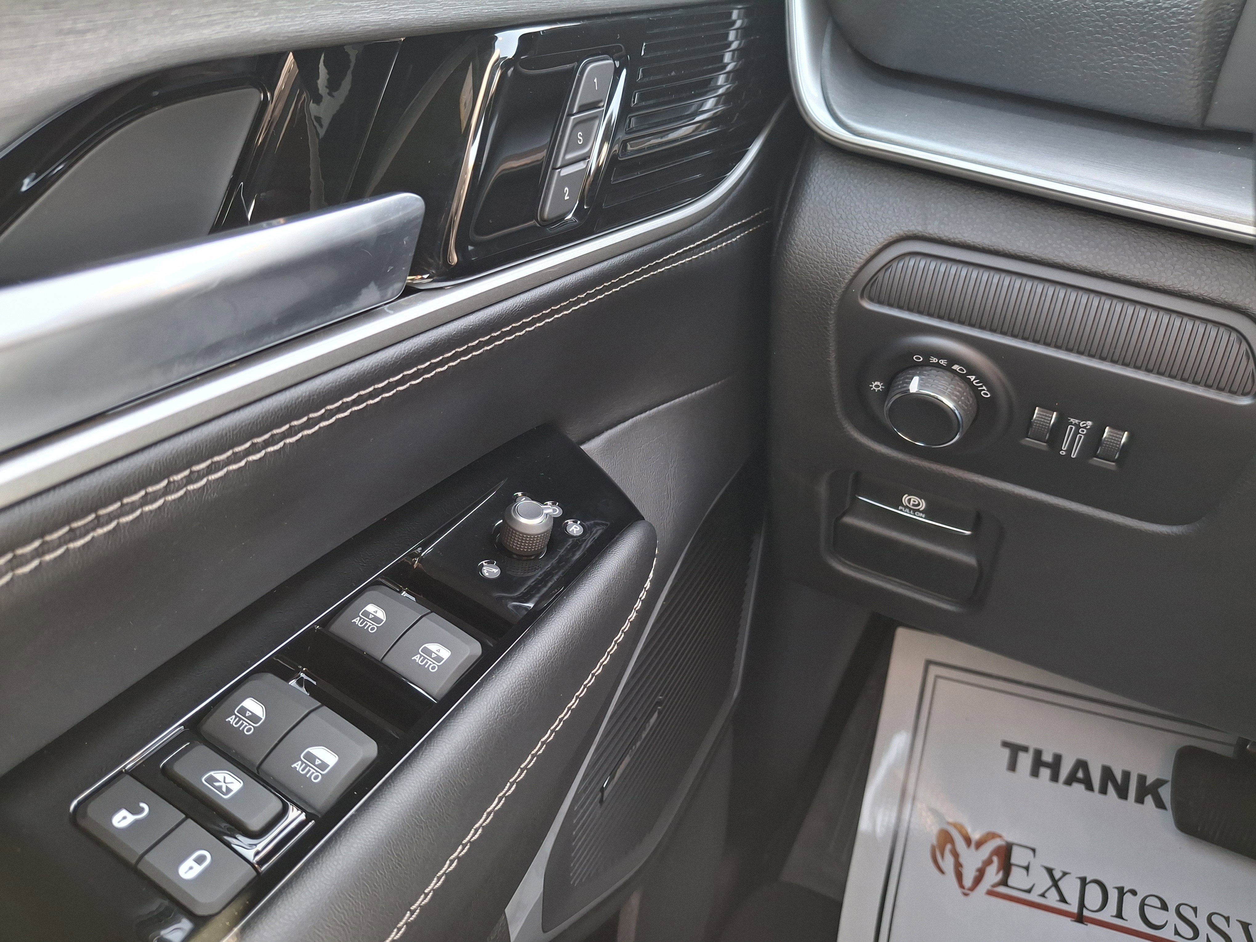 2026 Jeep Grand Wagoneer Base