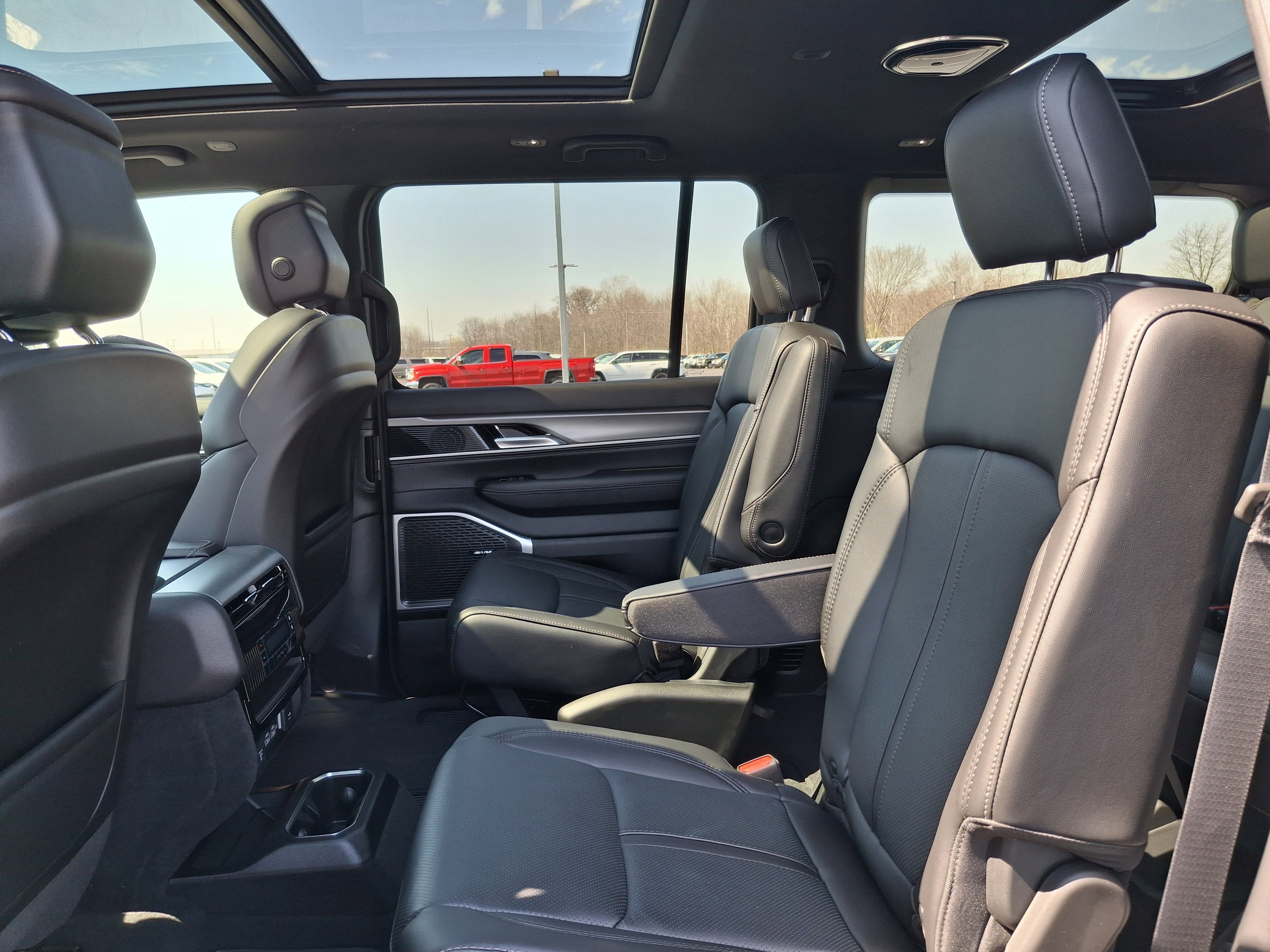 2026 Jeep Grand Wagoneer Base