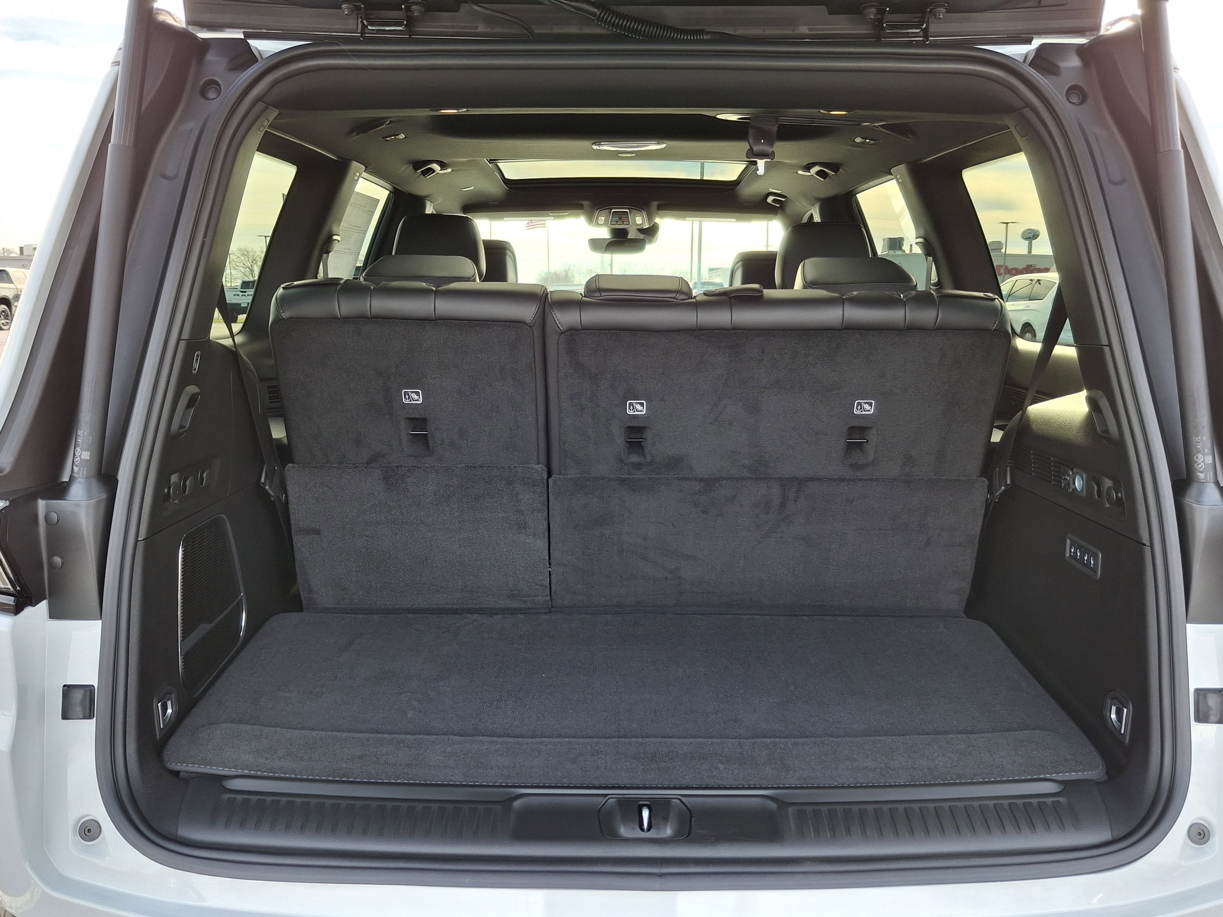 2026 Jeep Grand Wagoneer Base