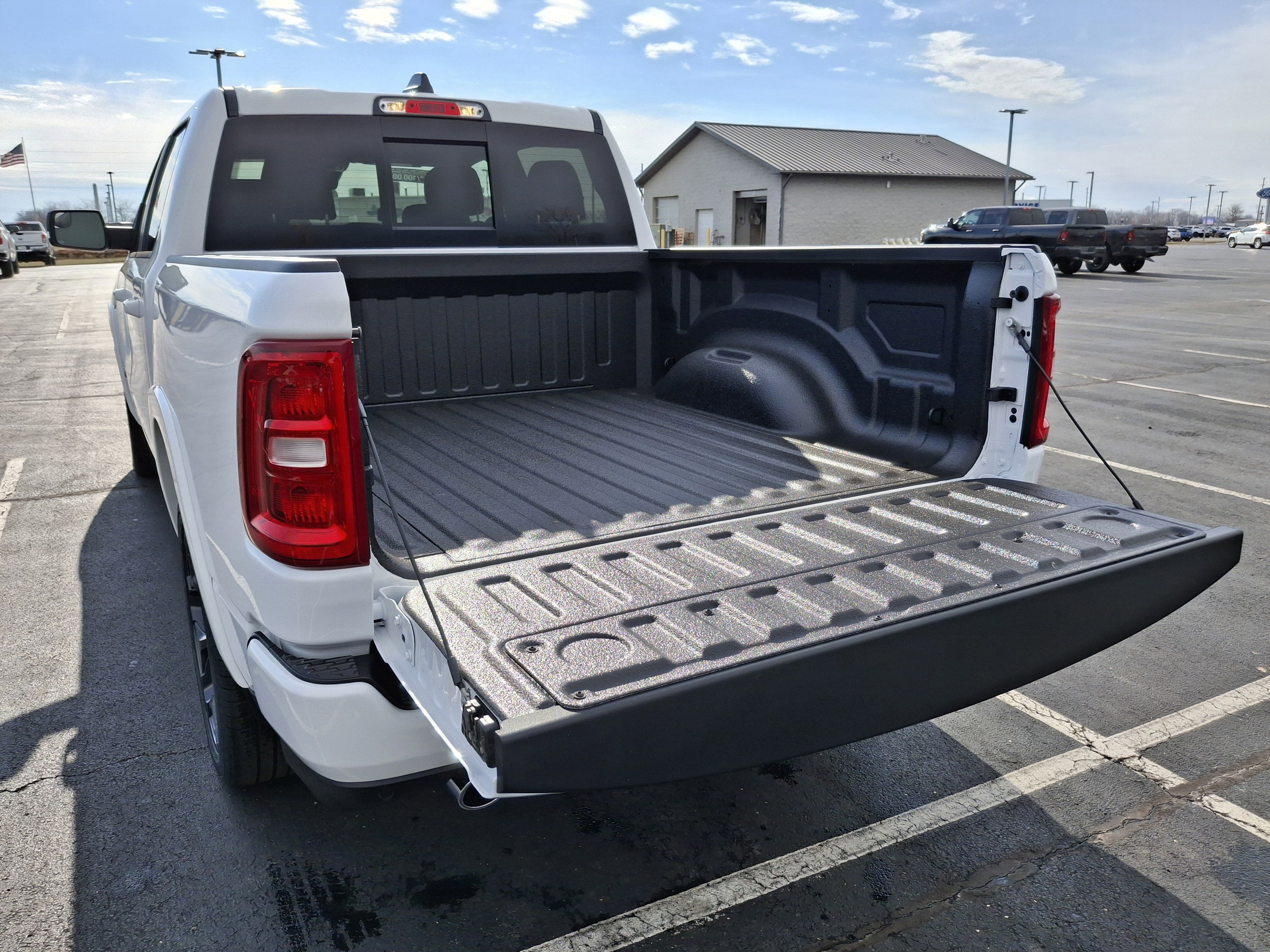 2026 RAM 1500 Big Horn 4x4 Crew Cab 5'7 Box