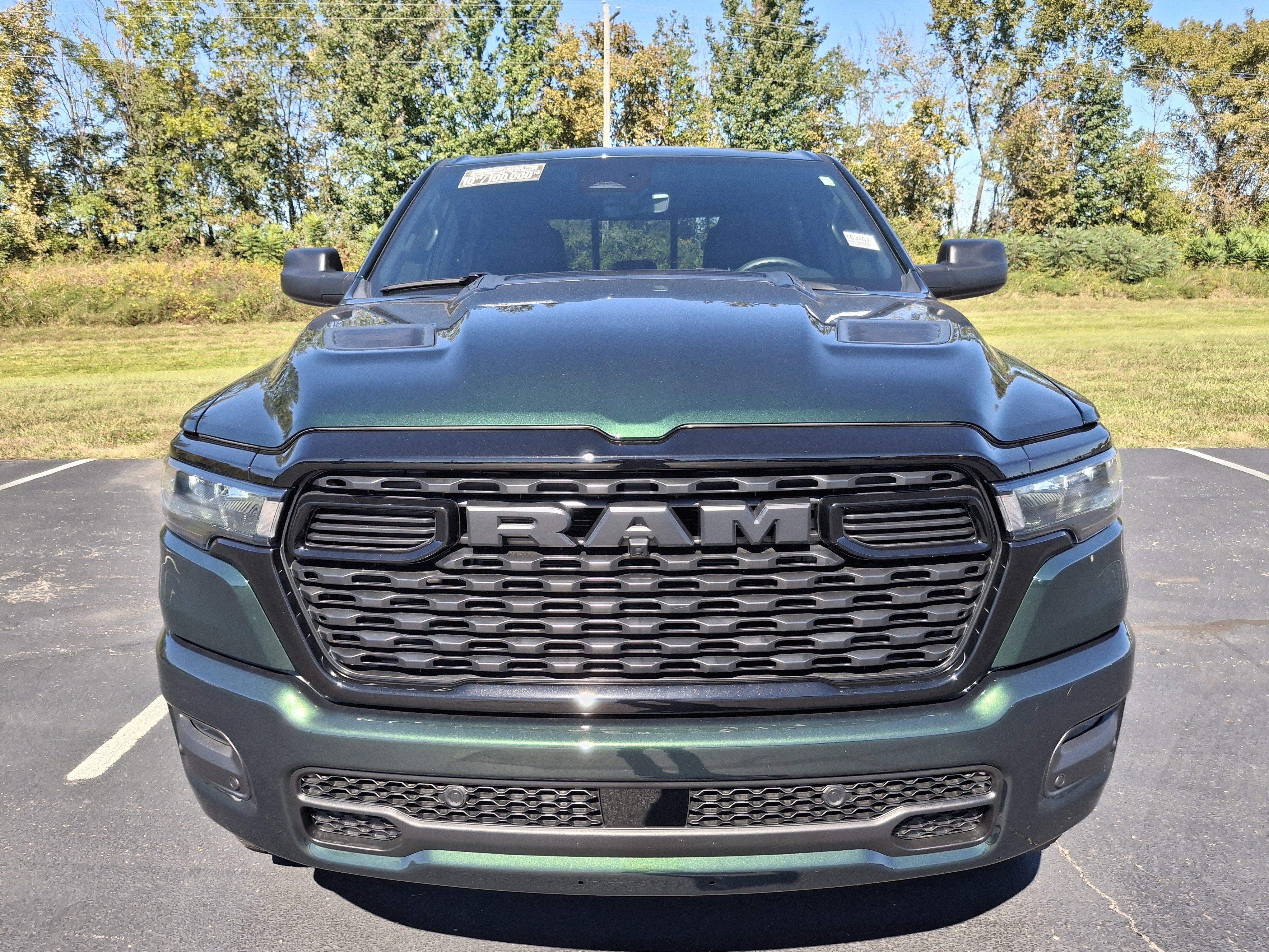 2026 RAM 1500 Express 4x4 Crew Cab 5'7 Box