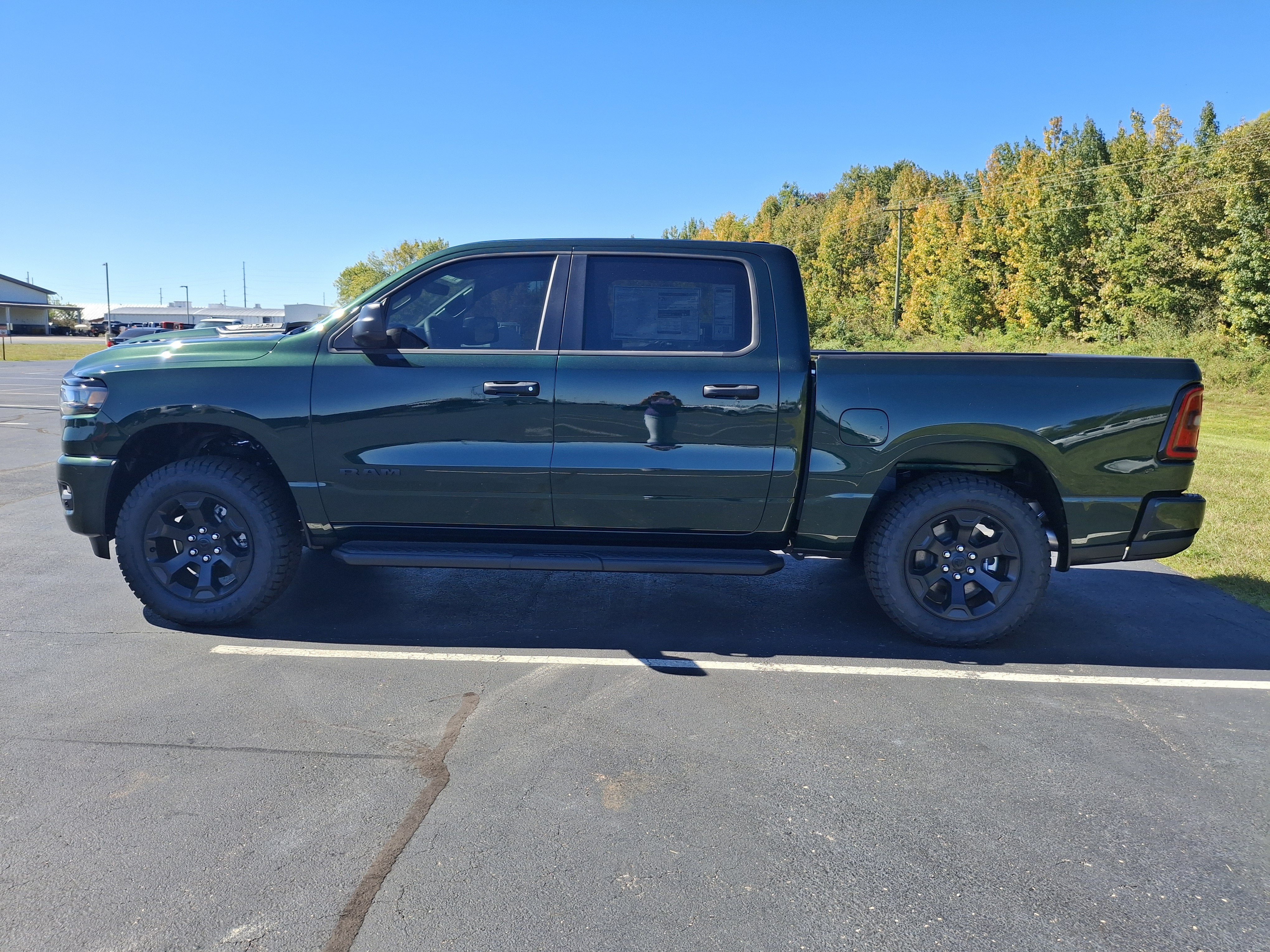 2026 RAM 1500 Express 4x4 Crew Cab 5'7 Box