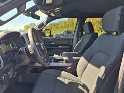 2026 RAM 1500 Express 4x4 Crew Cab 5'7 Box