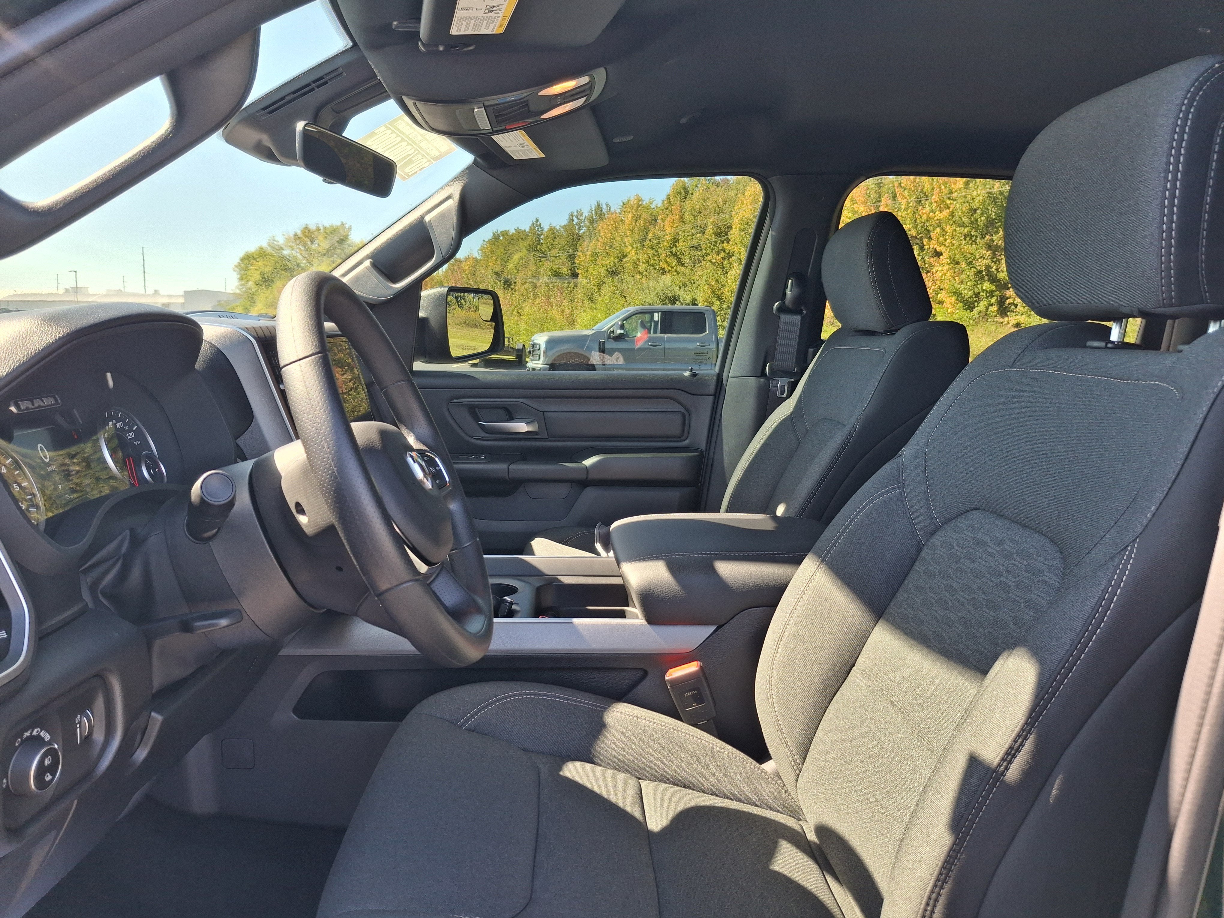 2026 RAM 1500 Express 4x4 Crew Cab 5'7 Box