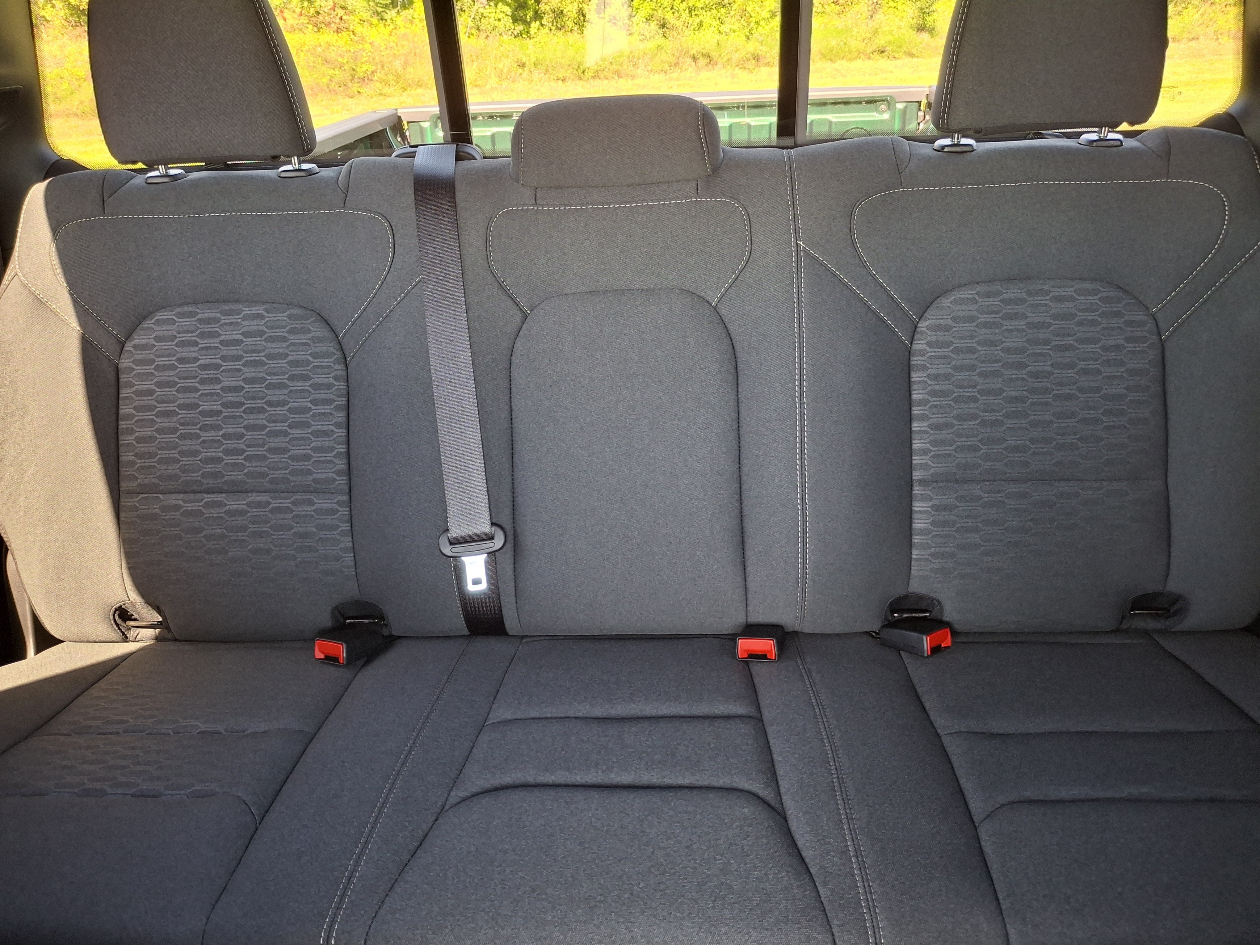 2026 RAM 1500 Express 4x4 Crew Cab 5'7 Box