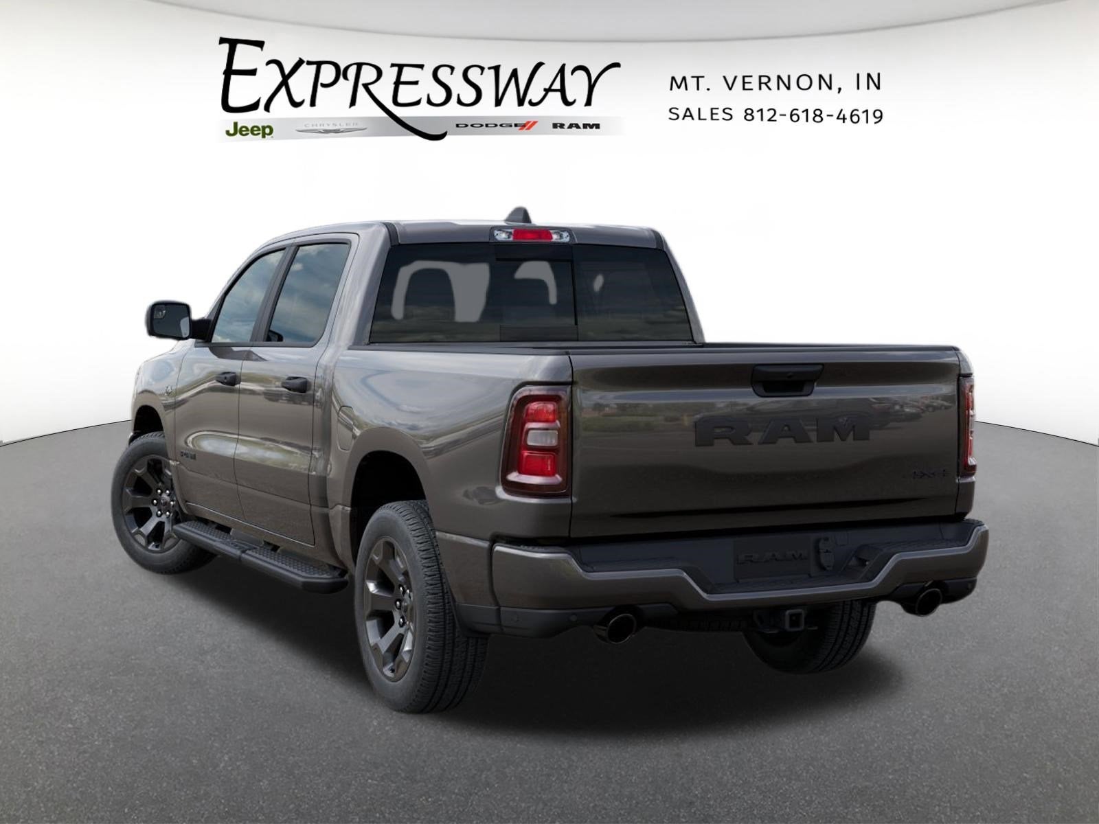 2026 RAM 1500 Express 4x4 Crew Cab 5'7 Box