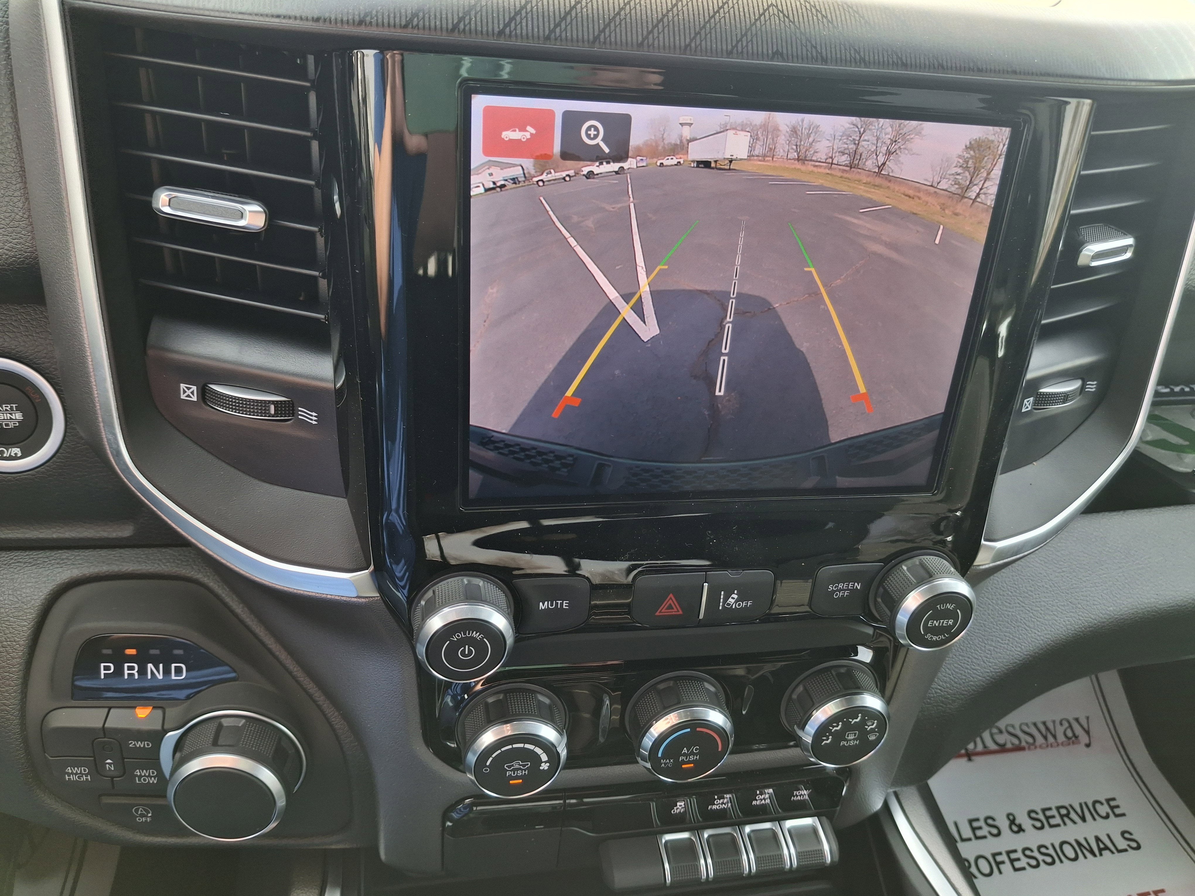 2026 RAM 1500 Express 4x4 Crew Cab 5'7 Box