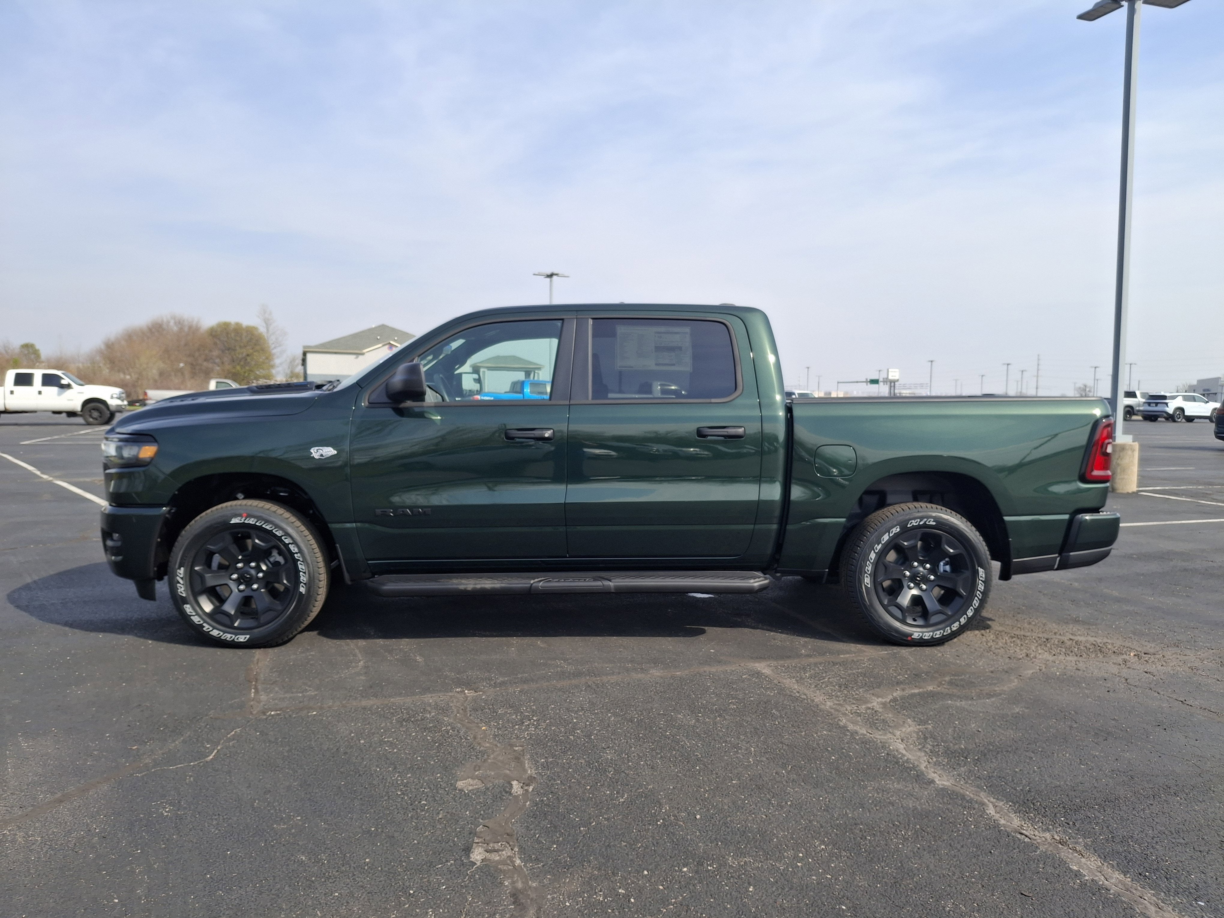 2026 RAM 1500 Express 4x4 Crew Cab 5'7 Box