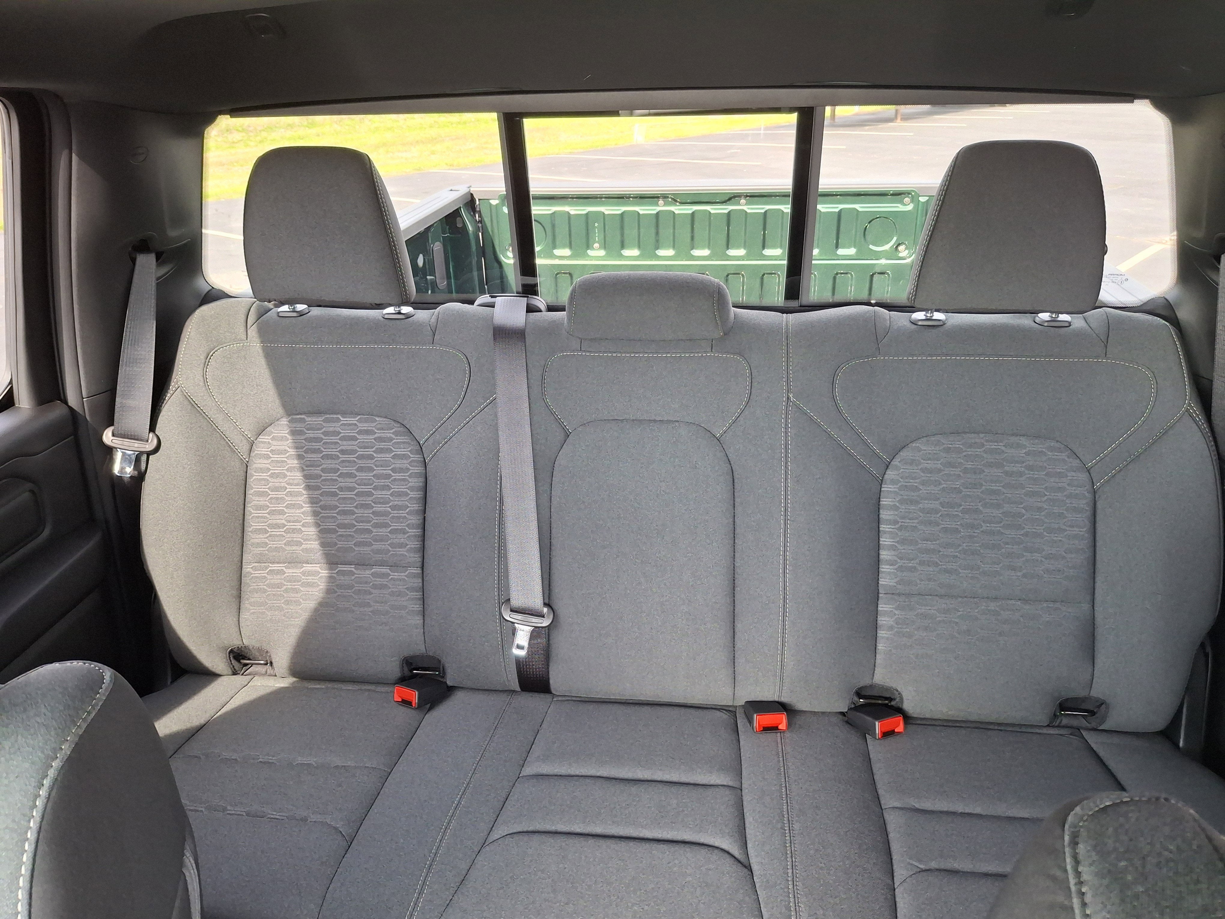 2026 RAM 1500 Express 4x4 Crew Cab 5'7 Box