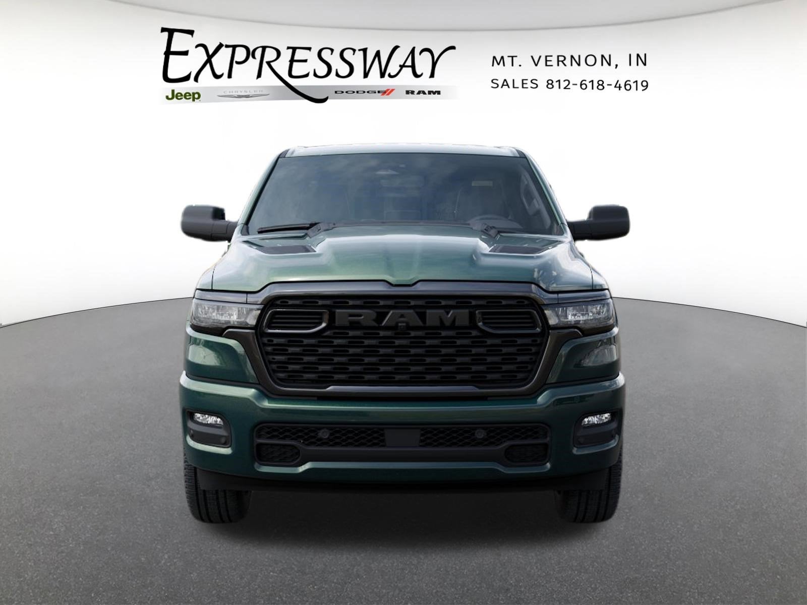 2026 RAM 1500 Express 4x4 Crew Cab 5'7 Box