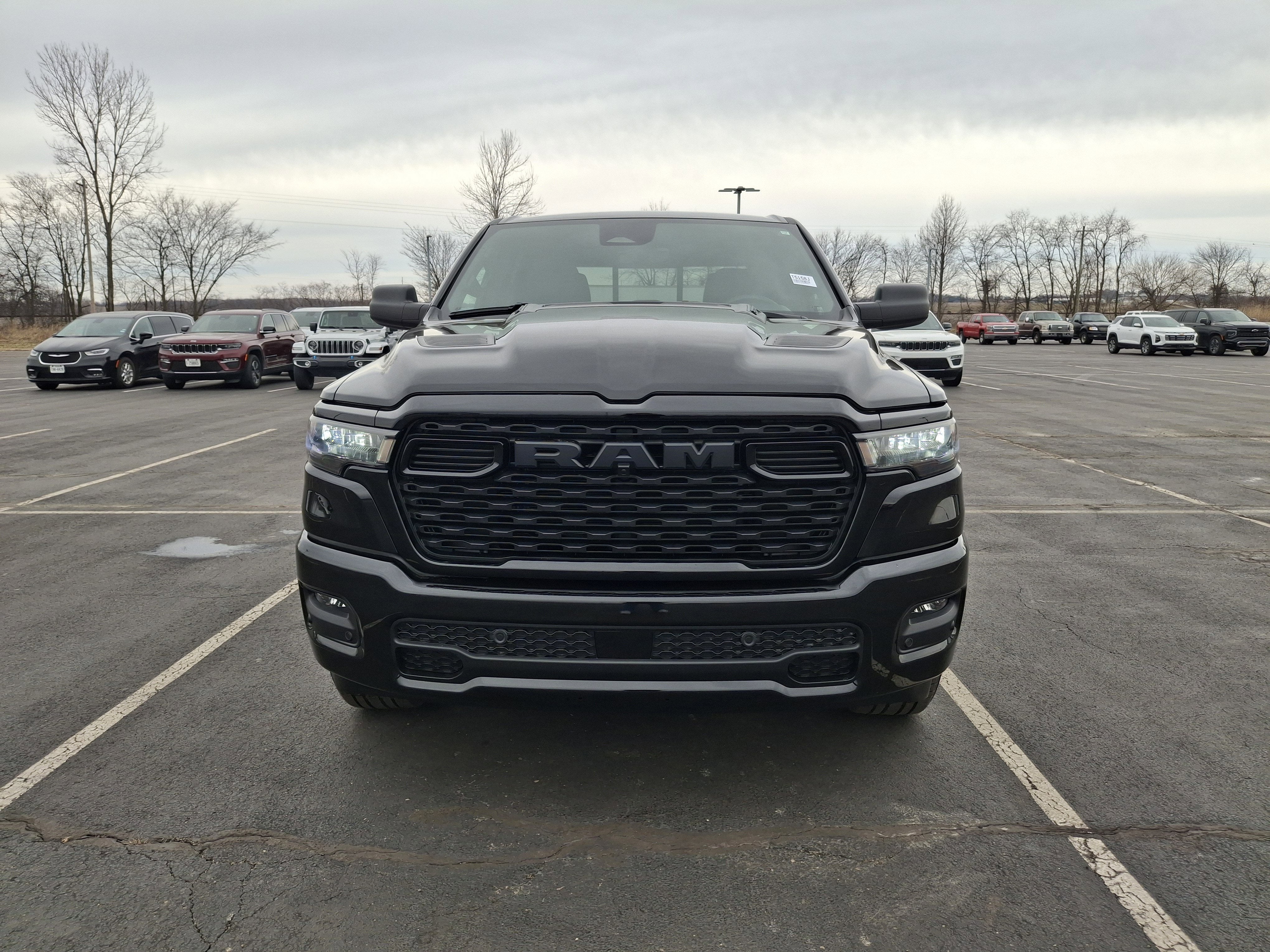 2026 RAM 1500 Express 4x4 Crew Cab 5'7 Box