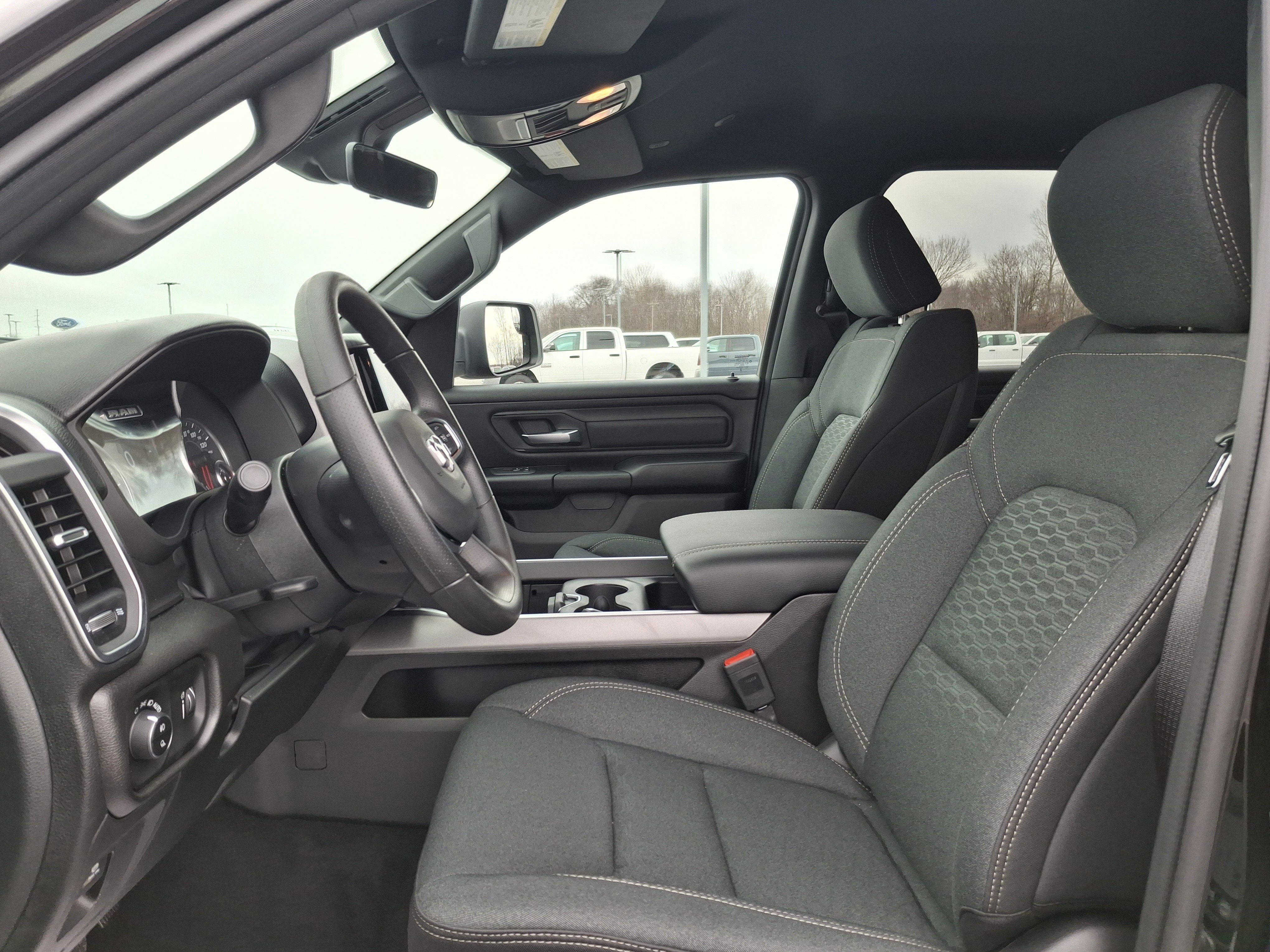 2026 RAM 1500 Express 4x4 Crew Cab 5'7 Box