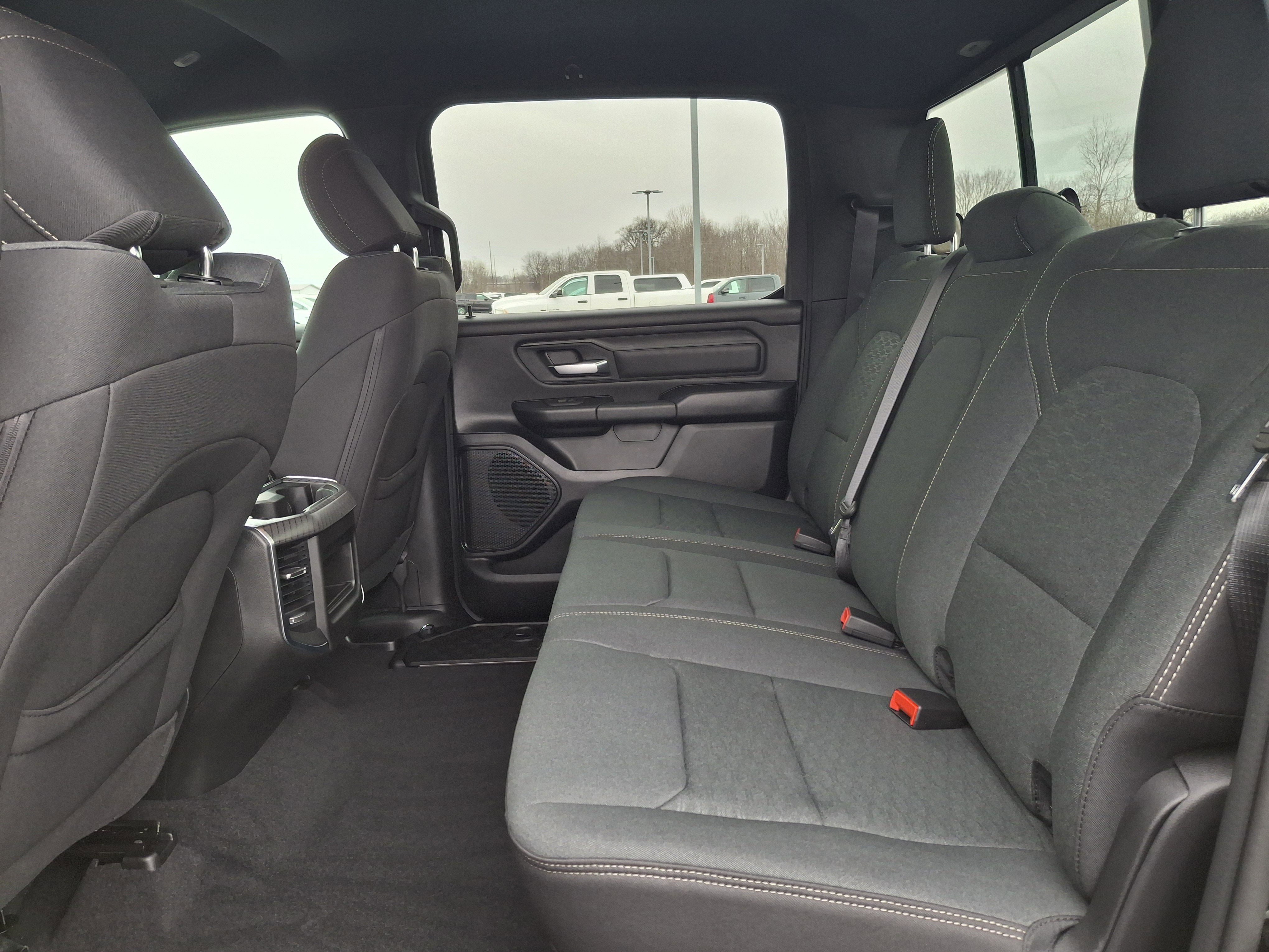 2026 RAM 1500 Express 4x4 Crew Cab 5'7 Box