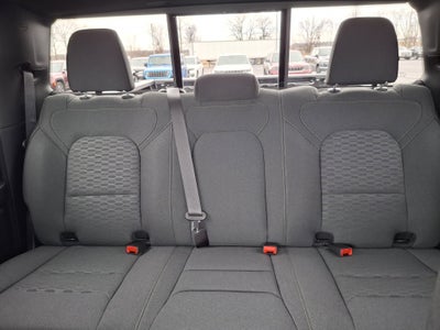 2026 RAM 1500 Express 4x4 Crew Cab 5'7 Box