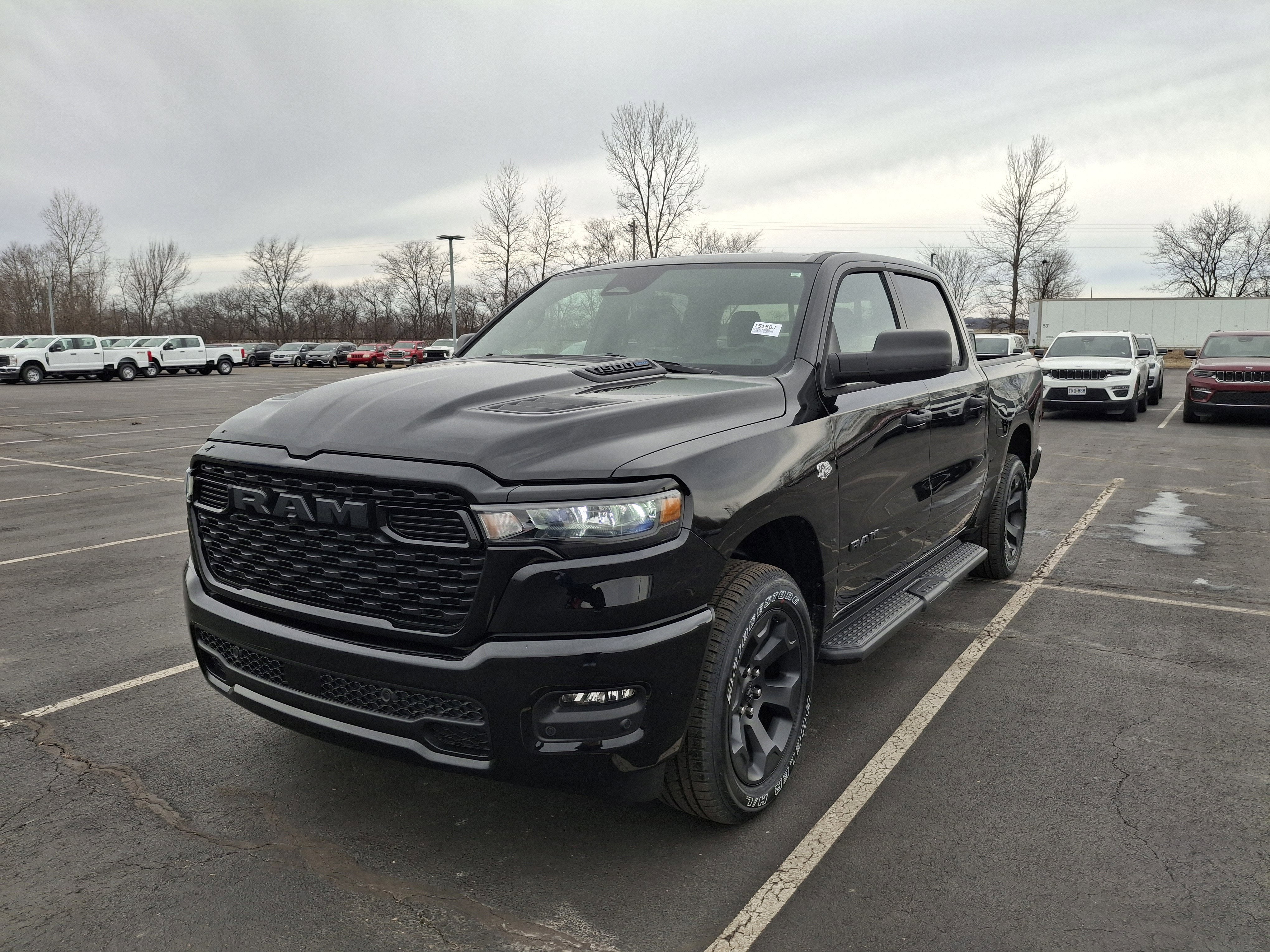 2026 RAM 1500 Express 4x4 Crew Cab 5'7 Box