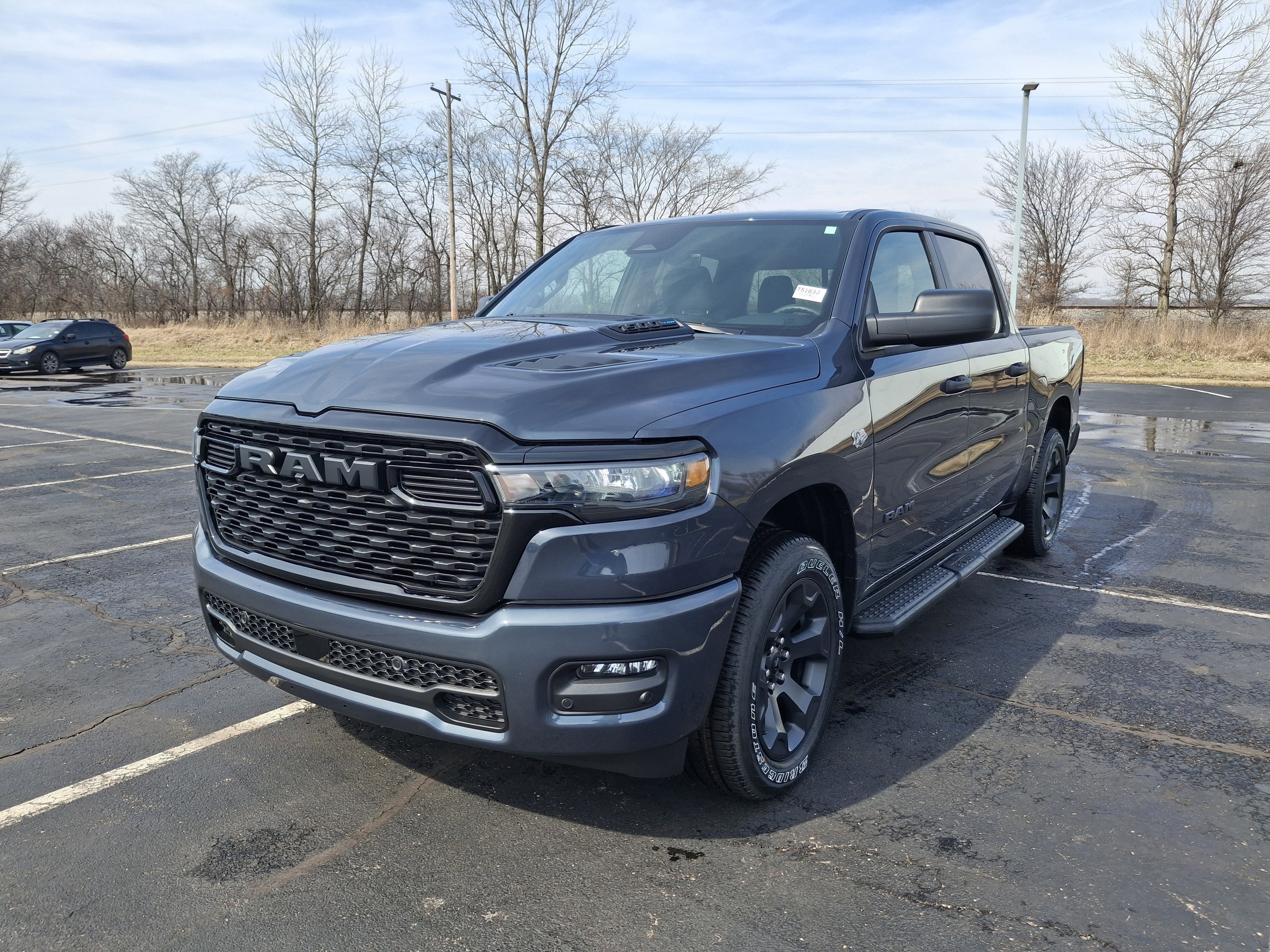 2026 RAM 1500 Express 4x4 Crew Cab 5'7 Box