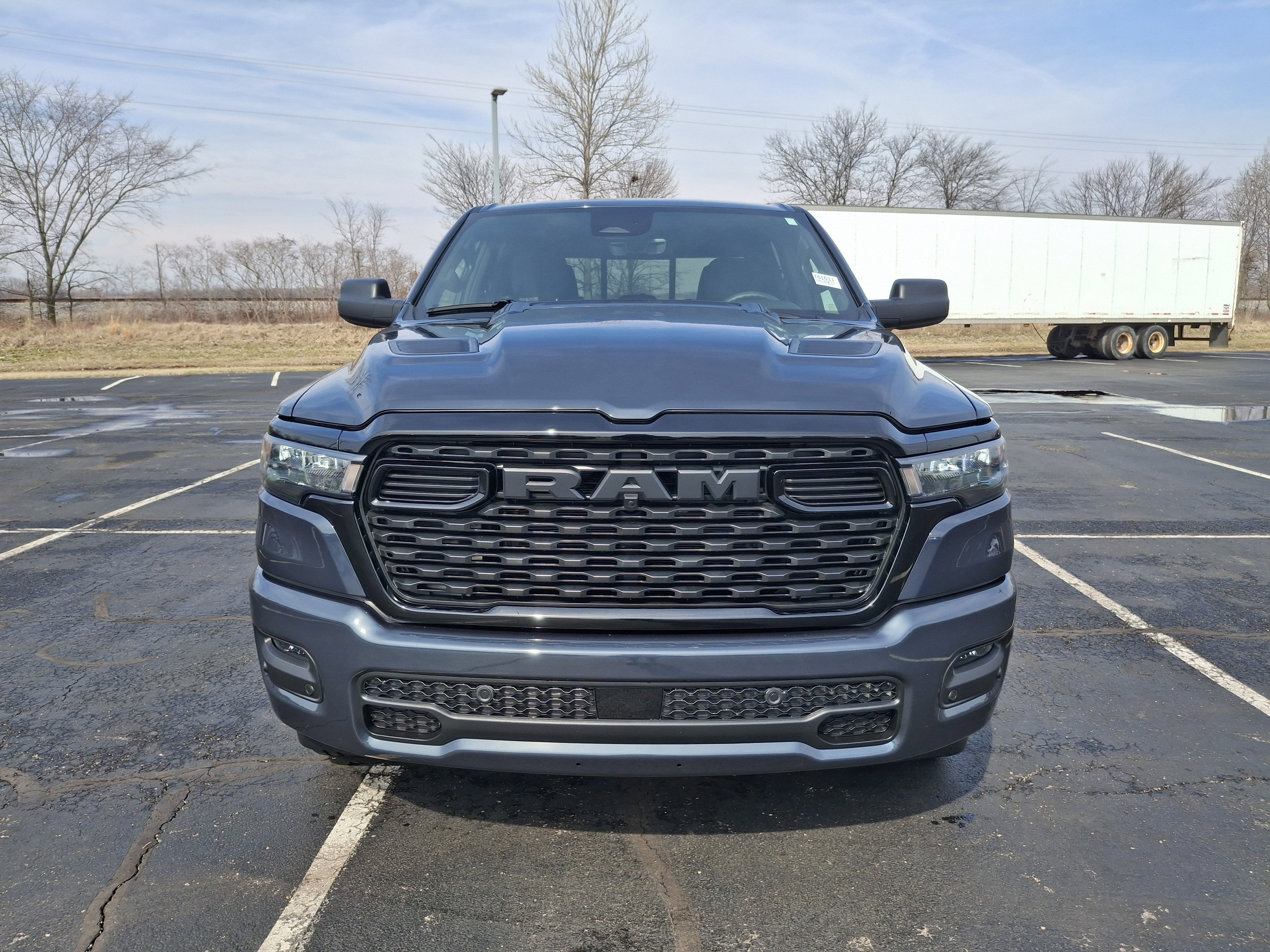 2026 RAM 1500 Express 4x4 Crew Cab 5'7 Box