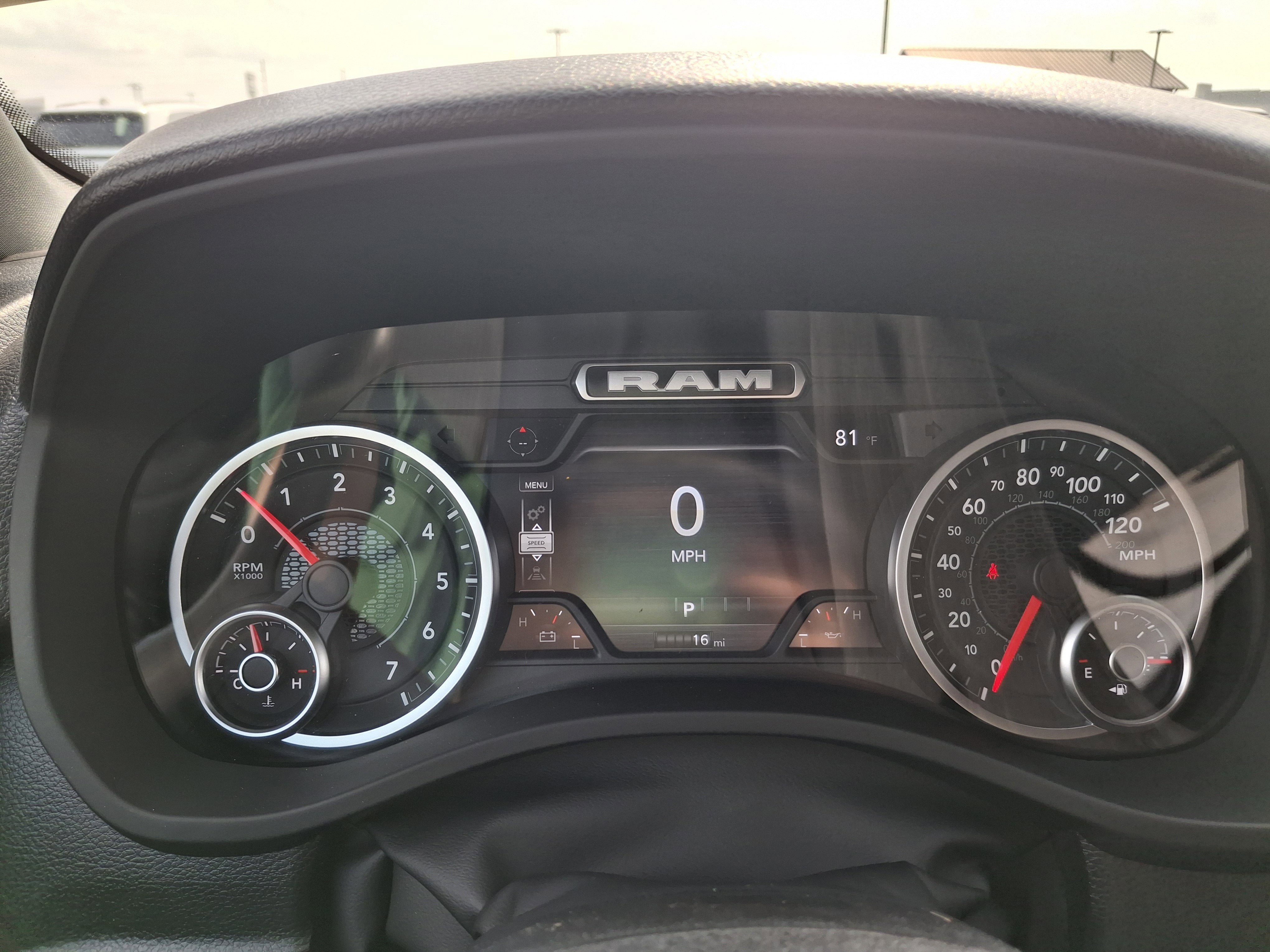 2026 RAM 1500 Express 4x4 Crew Cab 5'7 Box