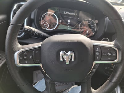 2026 RAM 1500 Express 4x4 Crew Cab 5'7 Box