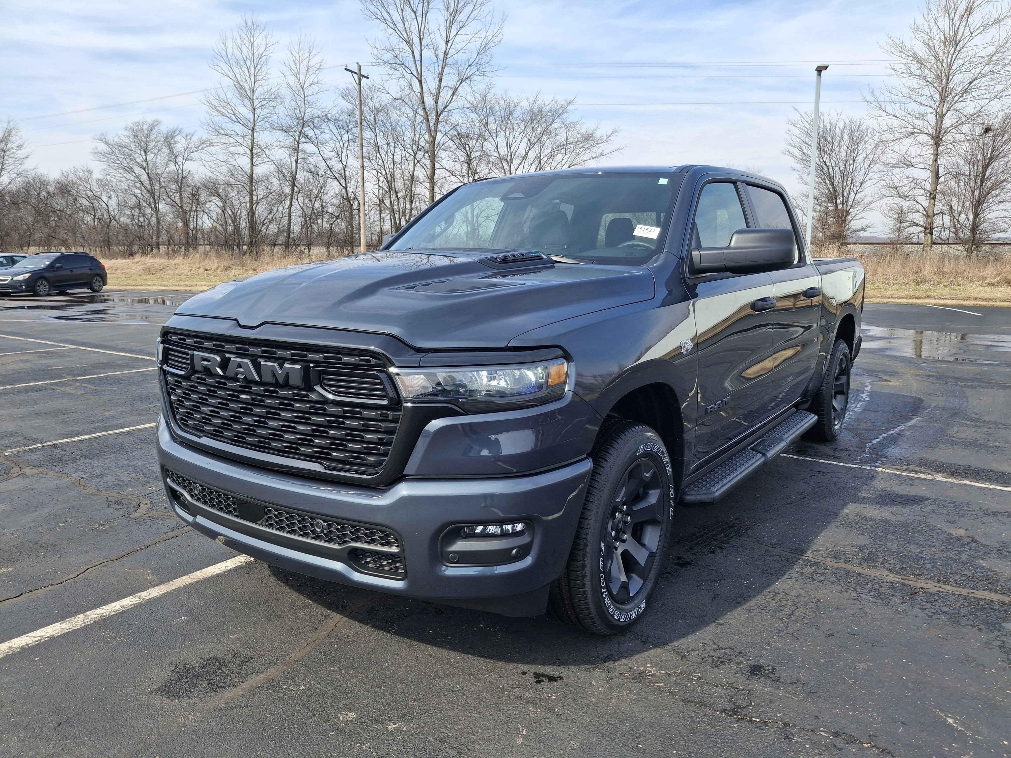 2026 RAM 1500 Express 4x4 Crew Cab 5'7 Box