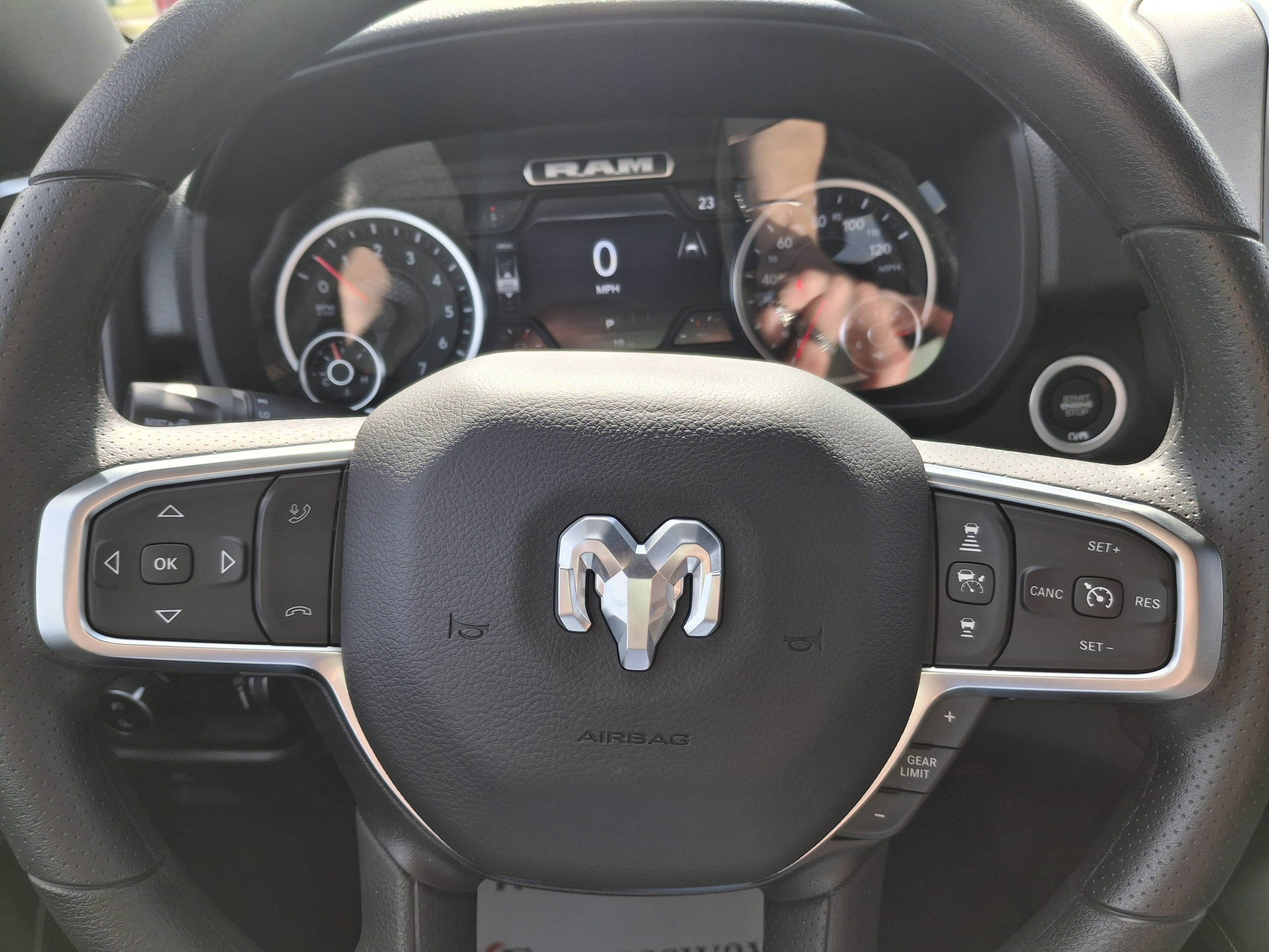 2026 RAM 1500 Express 4x4 Crew Cab 5'7 Box